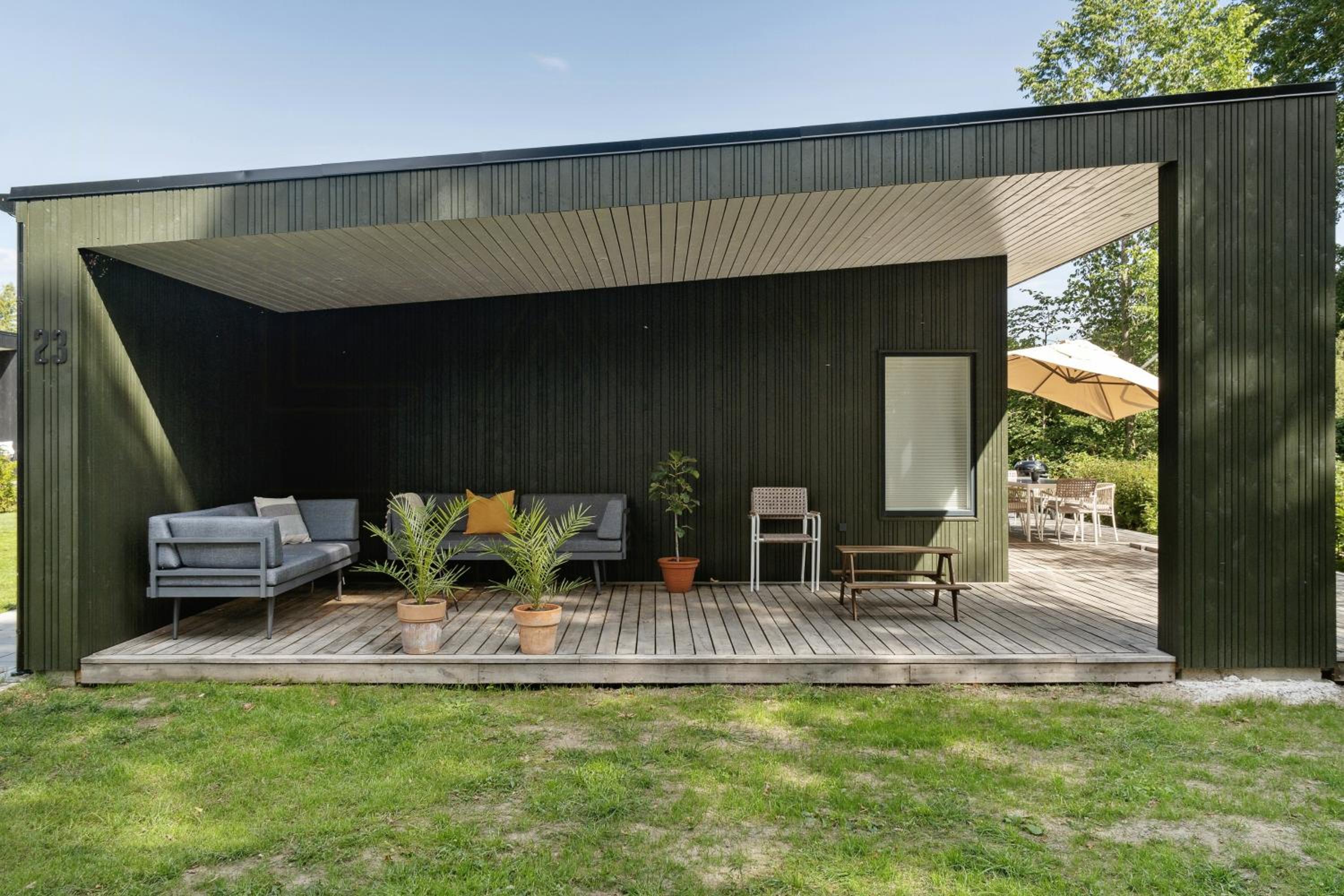 Modern Family Home By The Sea With Activities