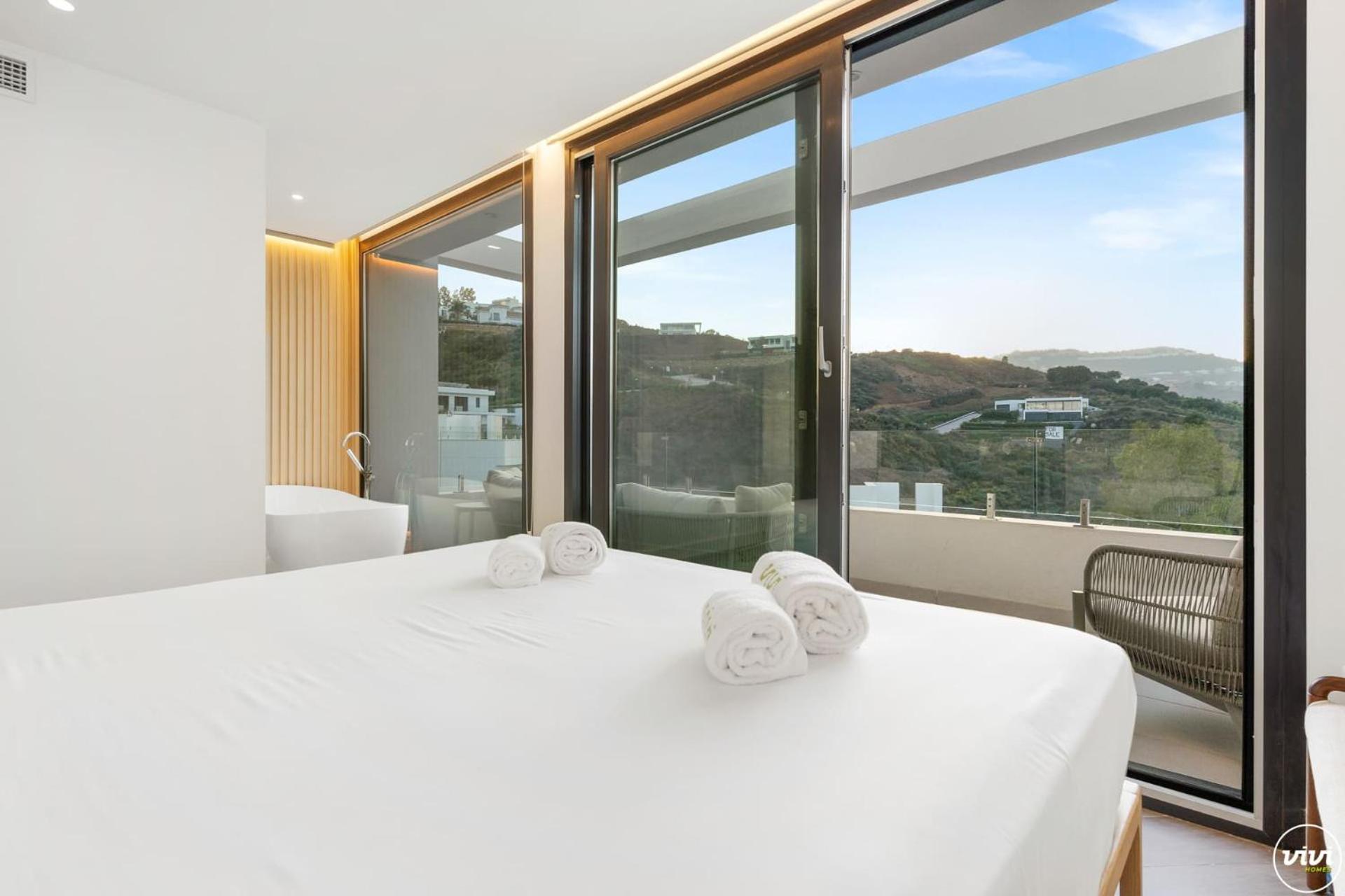 ViVi Homes -Villa Kolibri Pool, Terrace & Golf