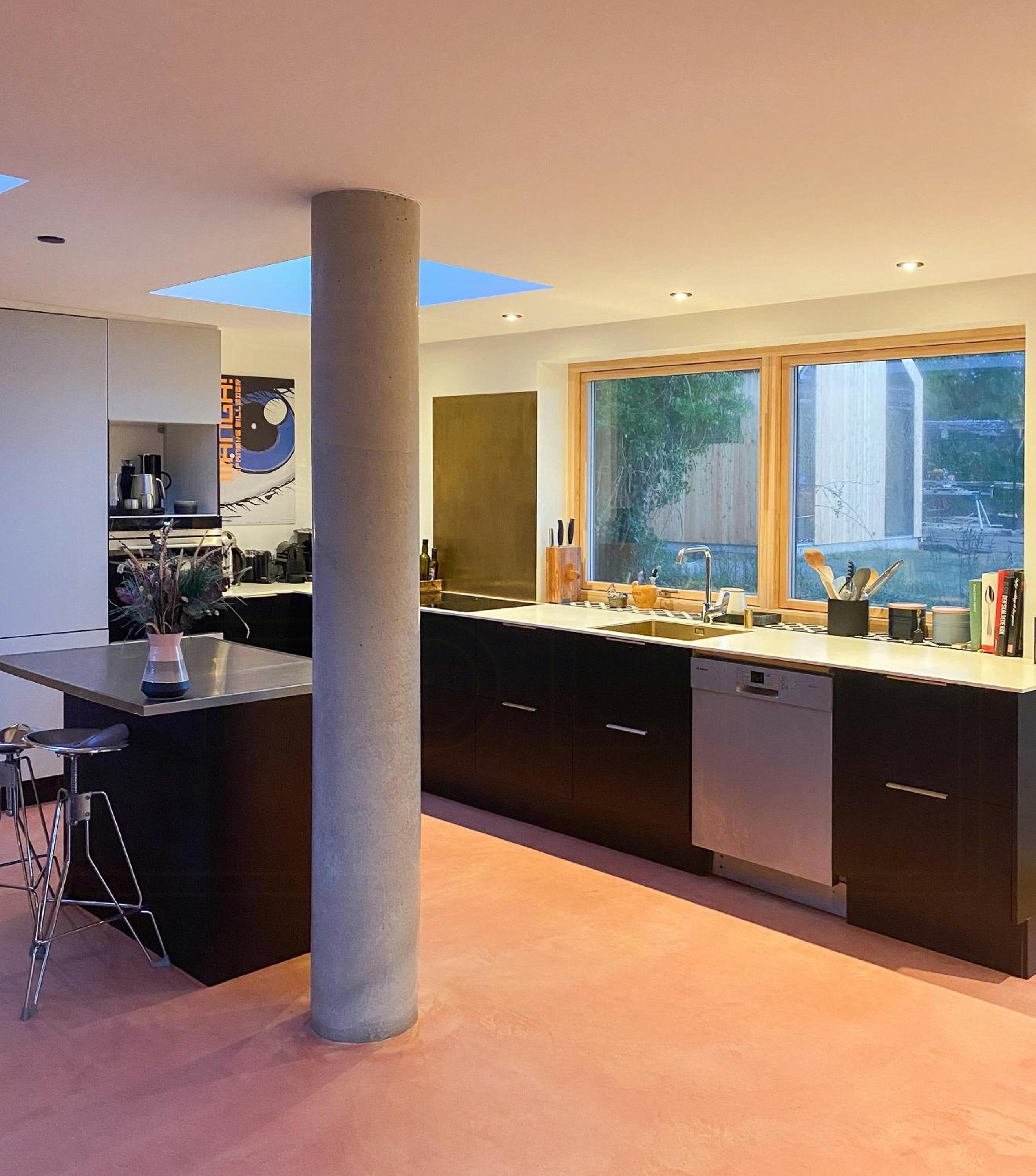 Modern Home Details Near Mariendal Beach