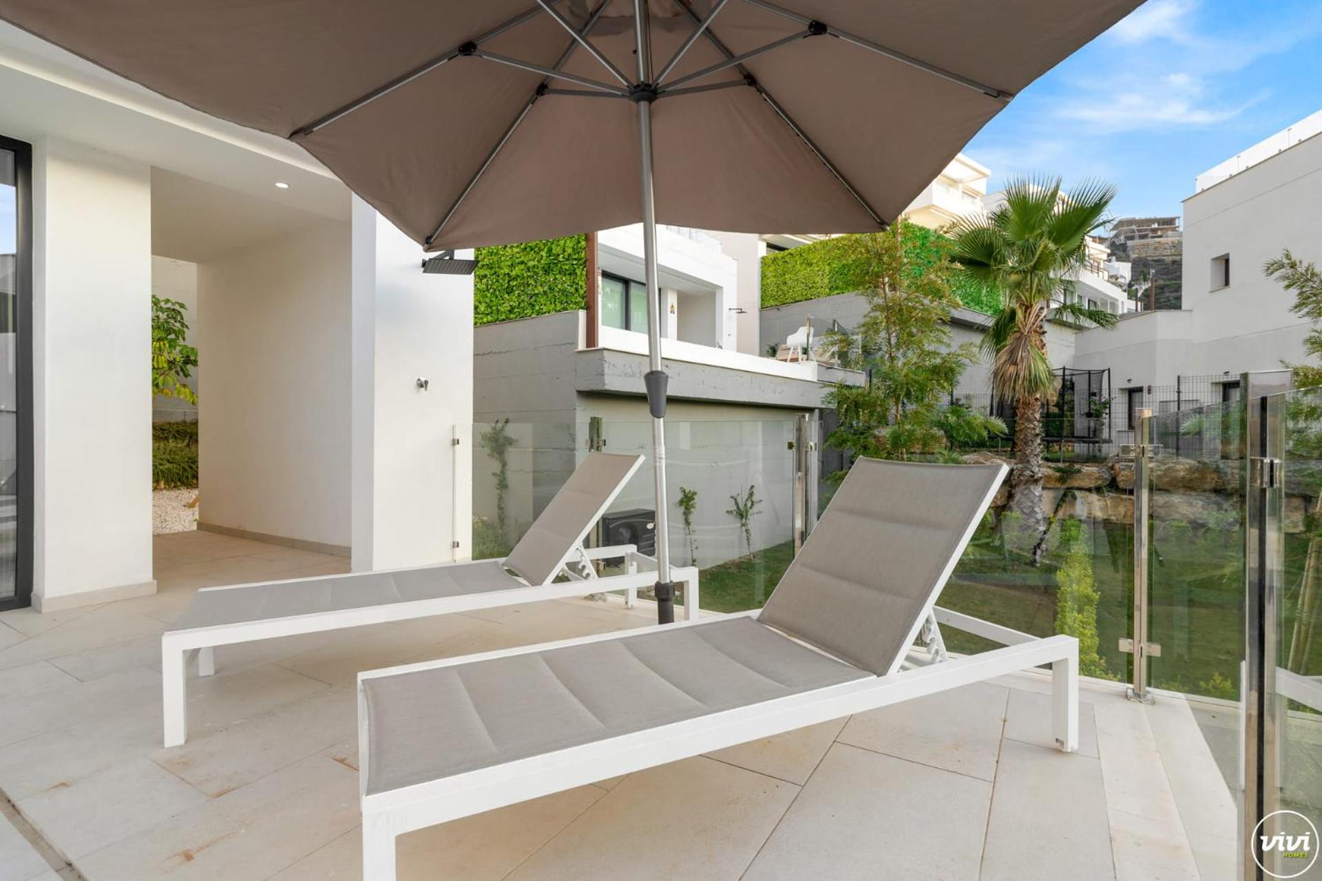 ViVi Homes -Villa Kolibri Pool, Terrace & Golf