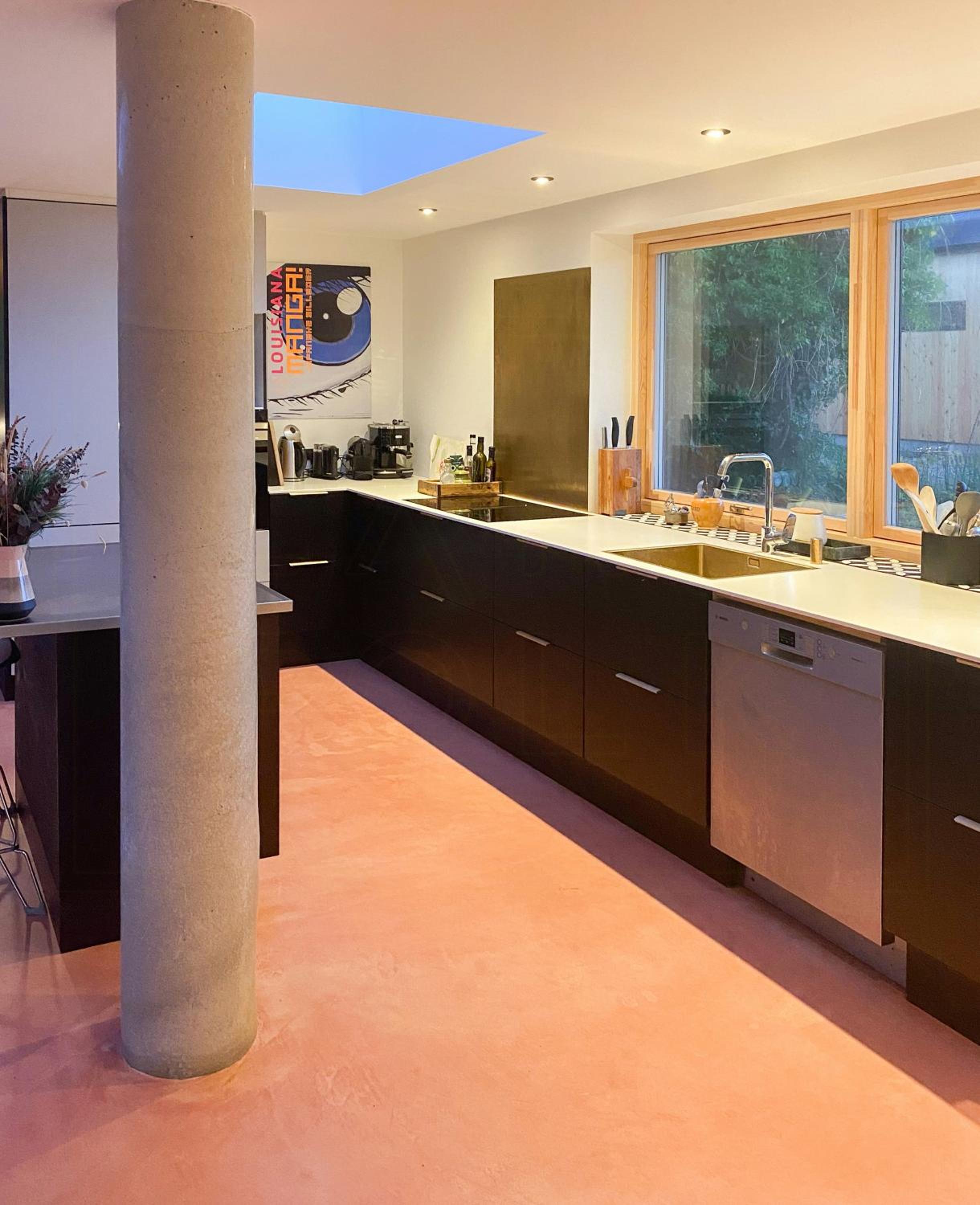 Modern Home Details Near Mariendal Beach