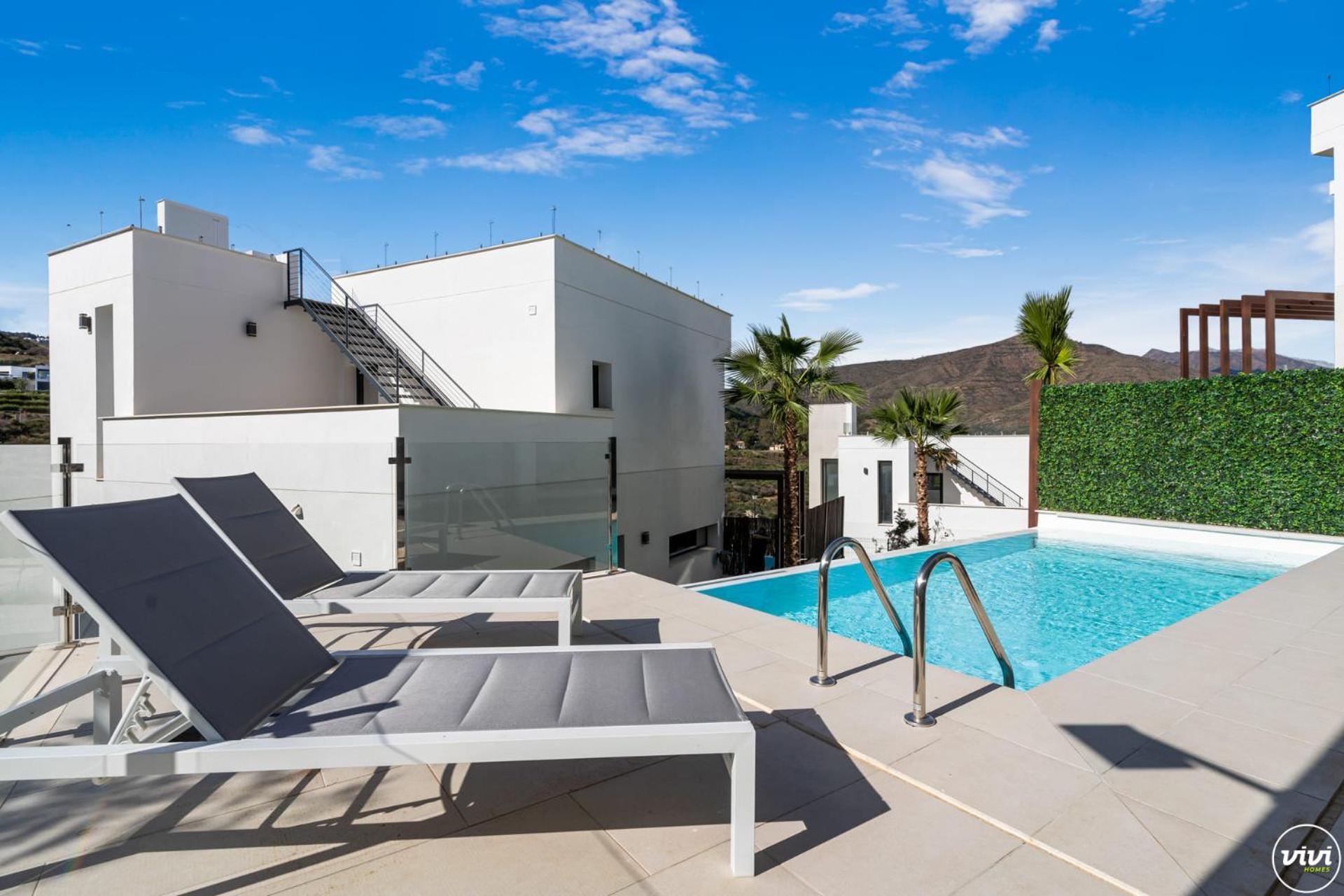 ViVi Homes -Villa Kolibri Pool, Terrace & Golf