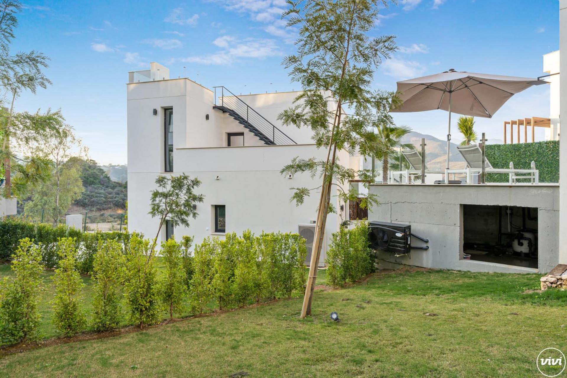 ViVi Homes -Villa Kolibri Pool, Terrace & Golf