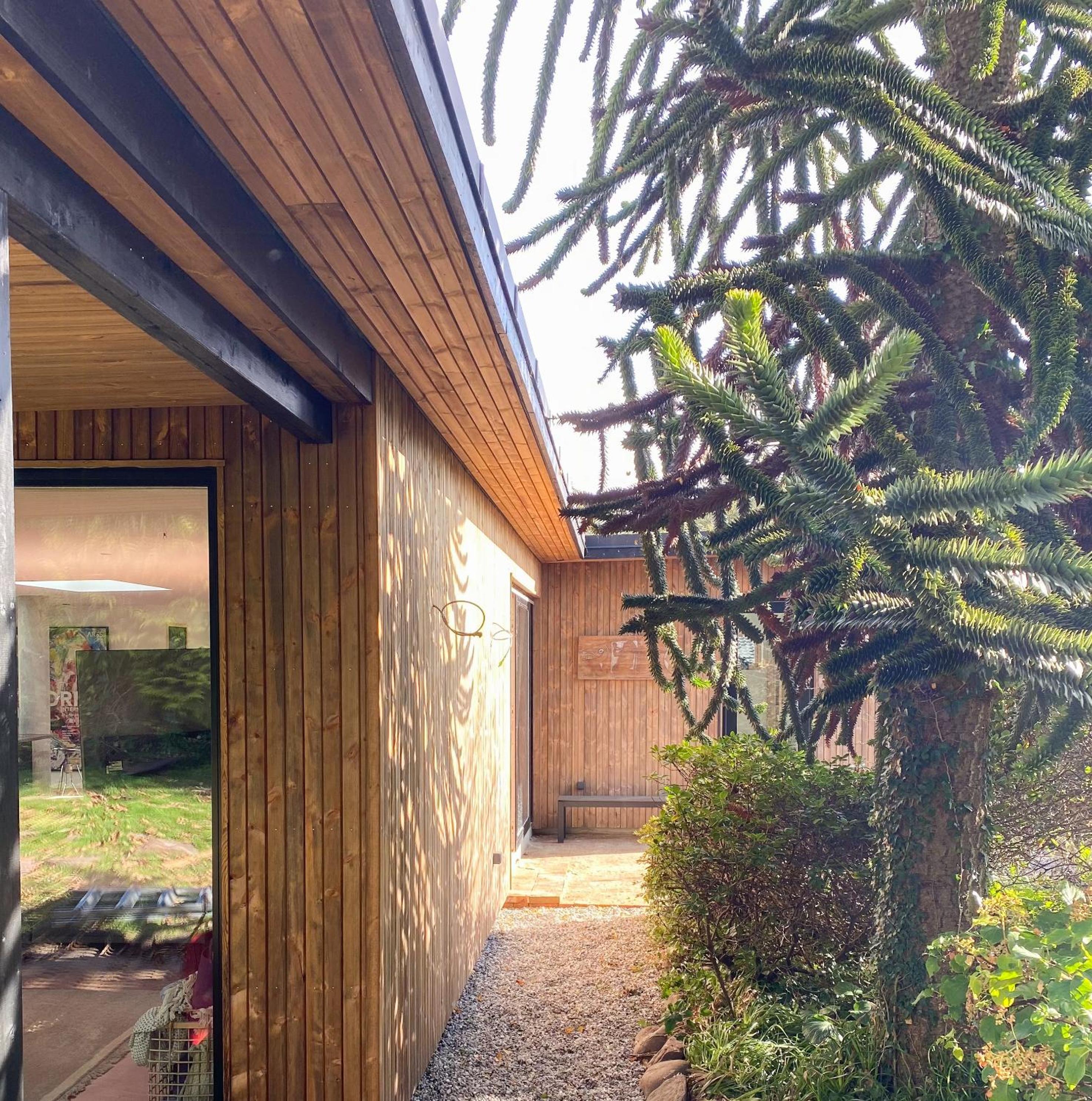 Modern Home Details Near Mariendal Beach