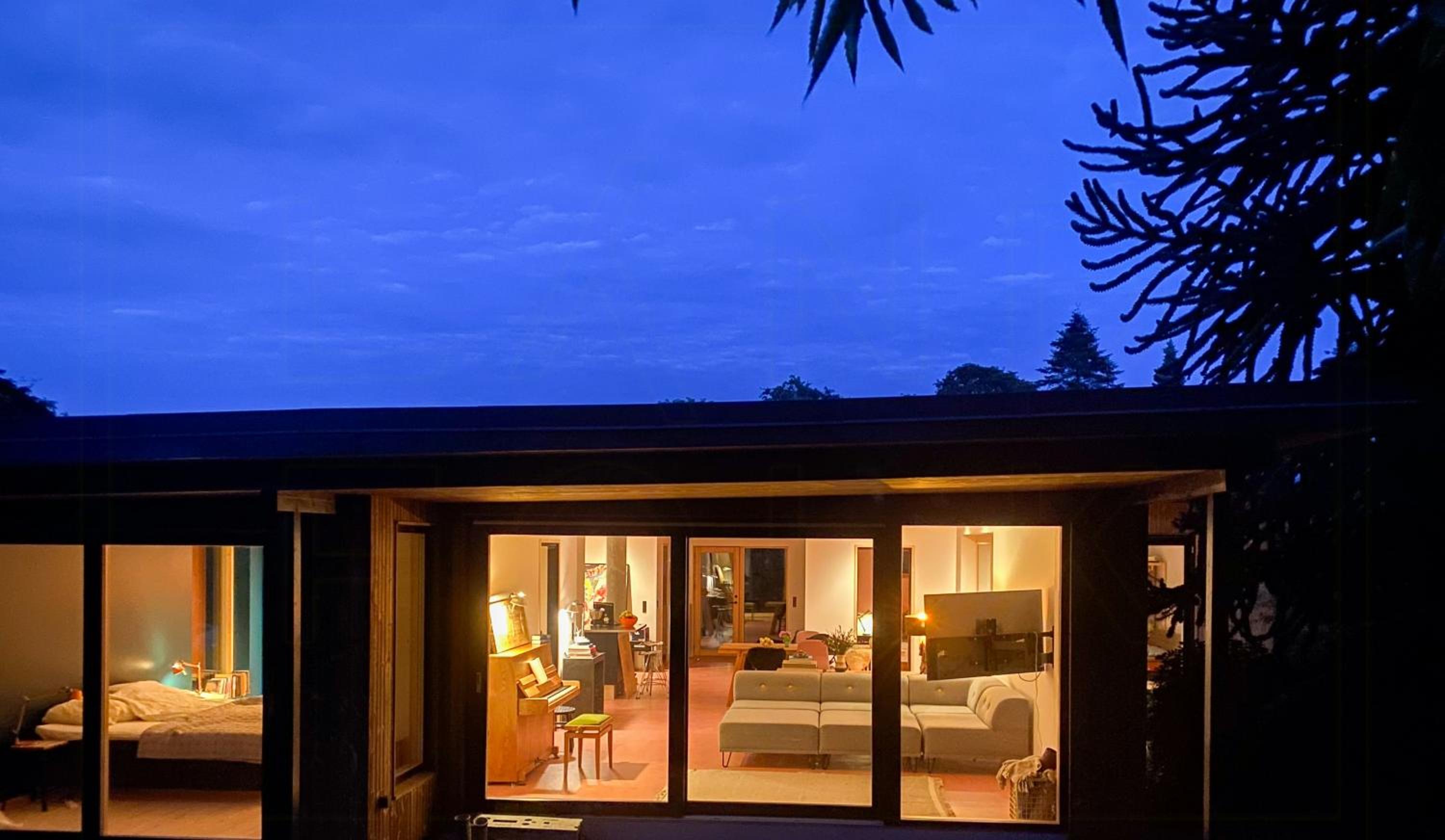 Modern Home Details Near Mariendal Beach