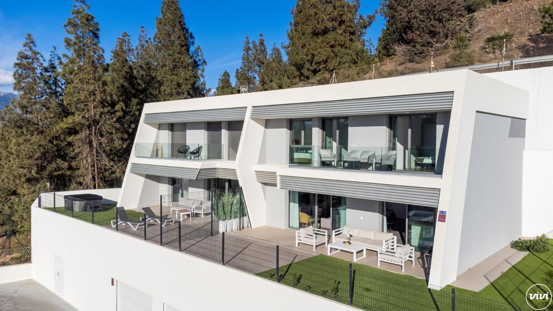ViVi Homes - Elies House Pool, Gym, Spa & Sea View