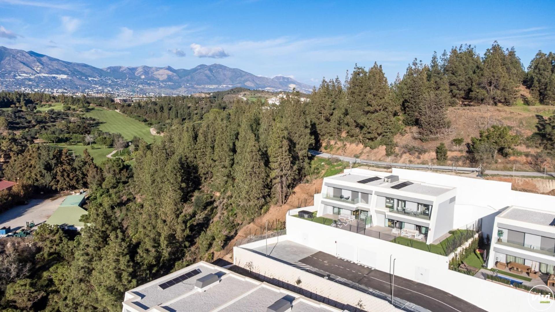 ViVi Homes - Elies House Pool, Gym, Spa & Sea View