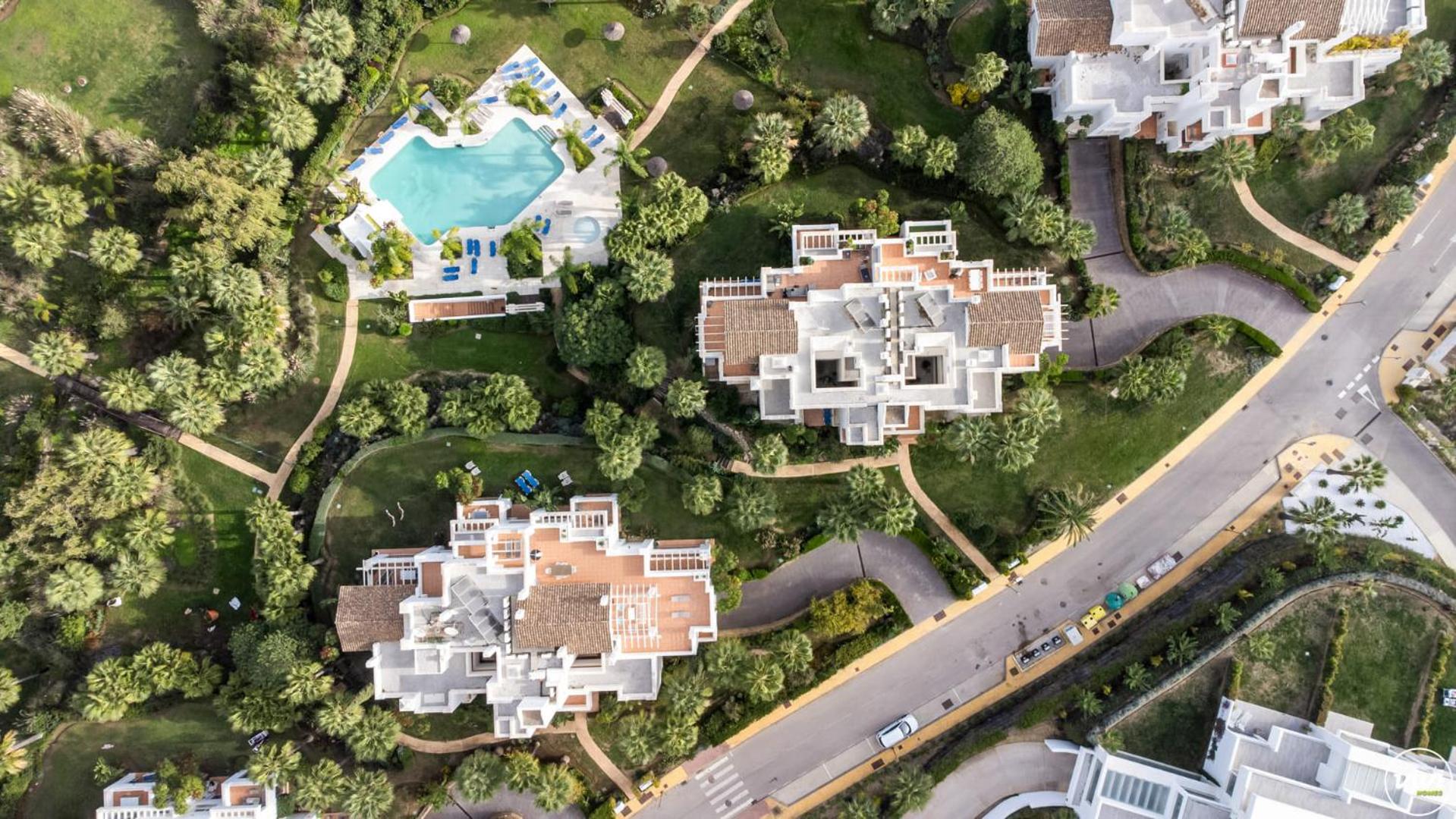 ViVi Homes - Casa Sereno - lagoon - pool - garden - view