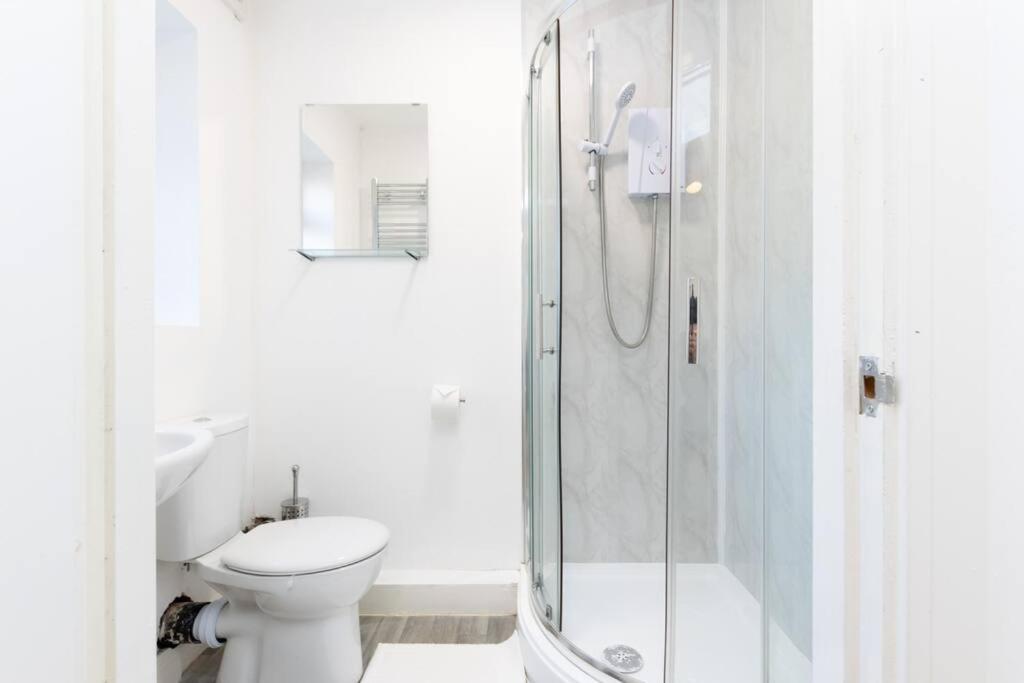 K Suites - Hucknall Lane view 3
