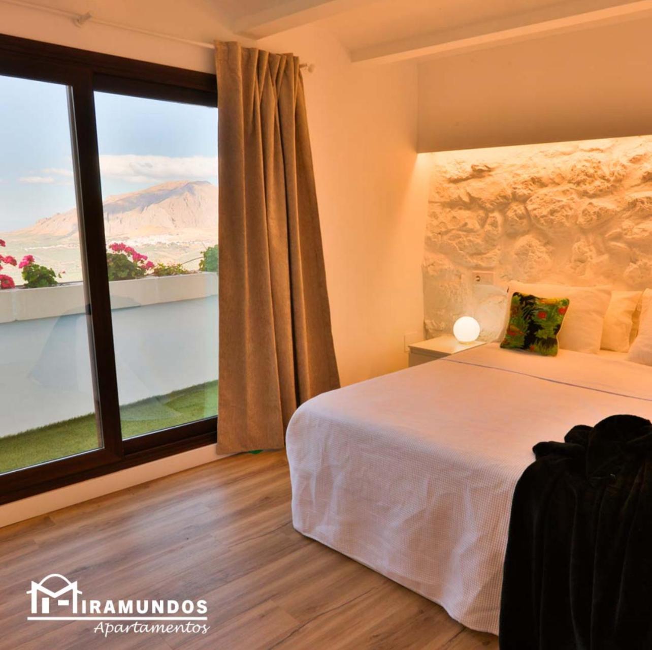 Miramundos Jacuzzi privado y vistas Escapadas románticas en Magina