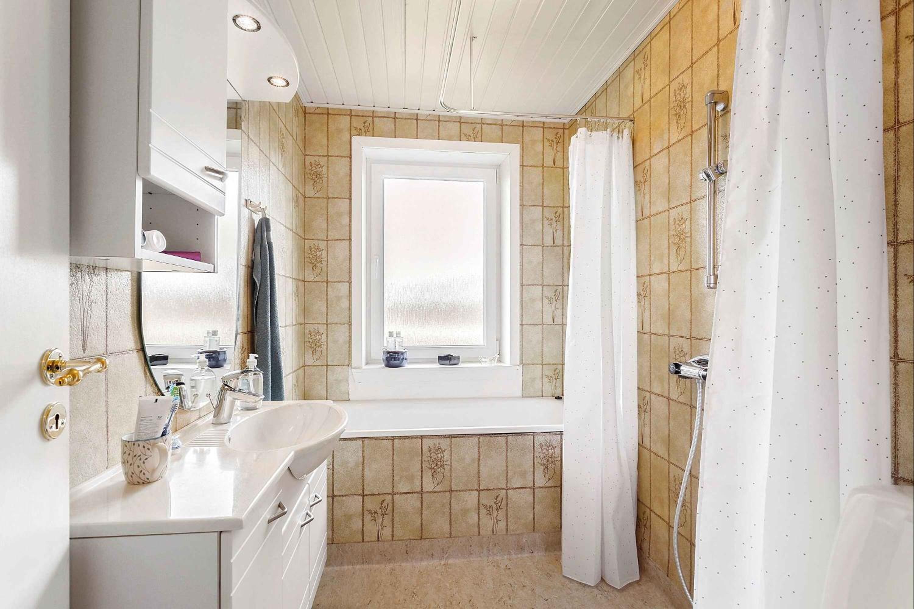 Idyllic Summer Cottage Holiday In The Countrysid