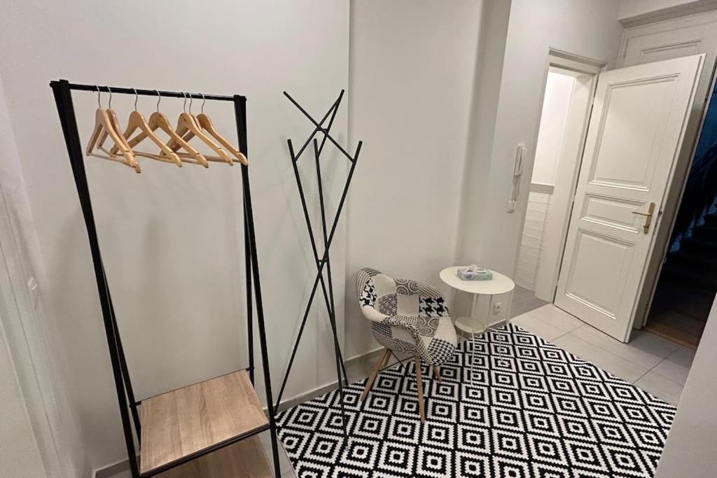 Cute Apt with terrace and AC