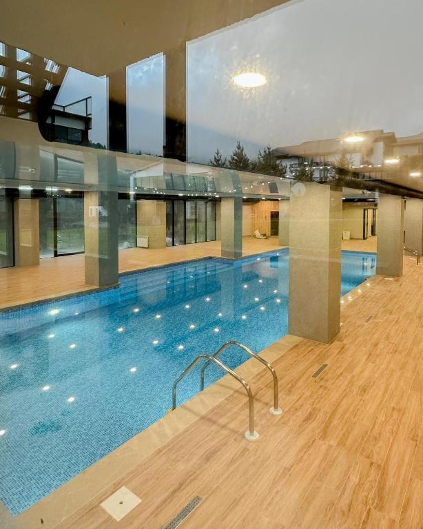 Crystal loft B Apartment near the mountains and the skating rink