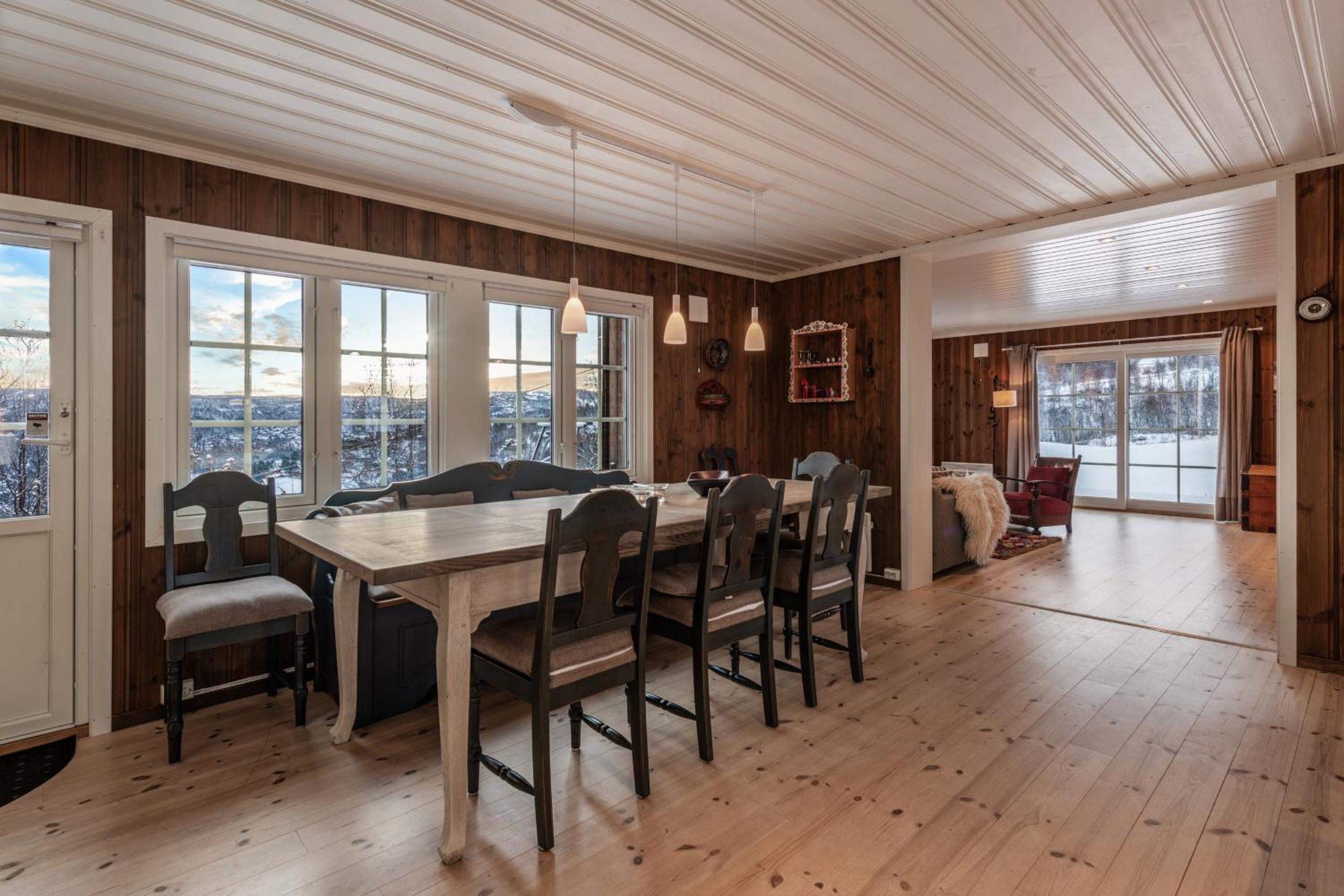 Sunny and beautiful cabin in Geilo view 4
