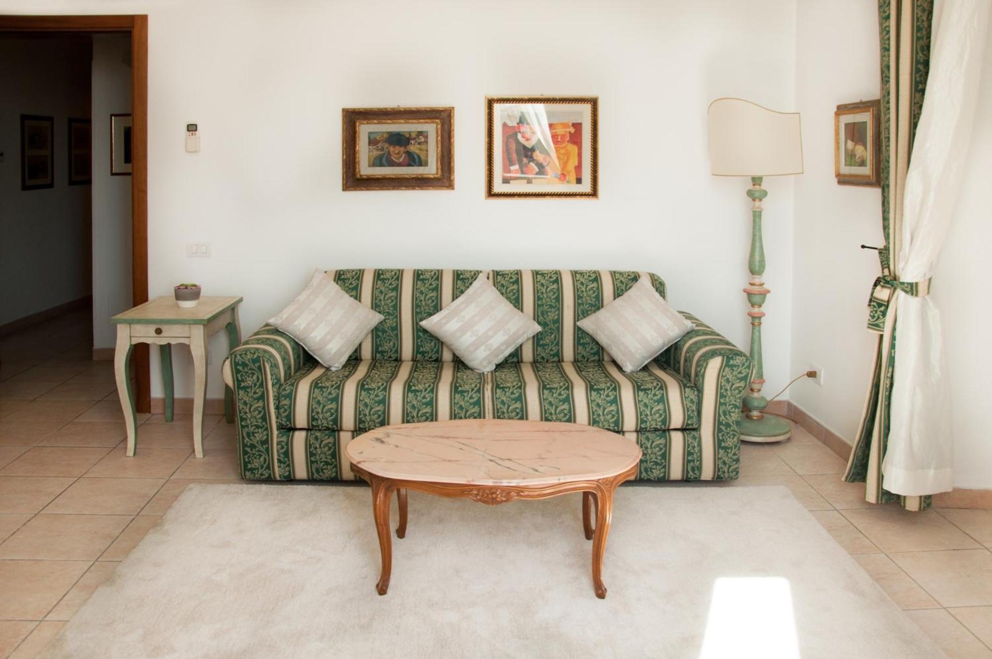Evaluna Apartments