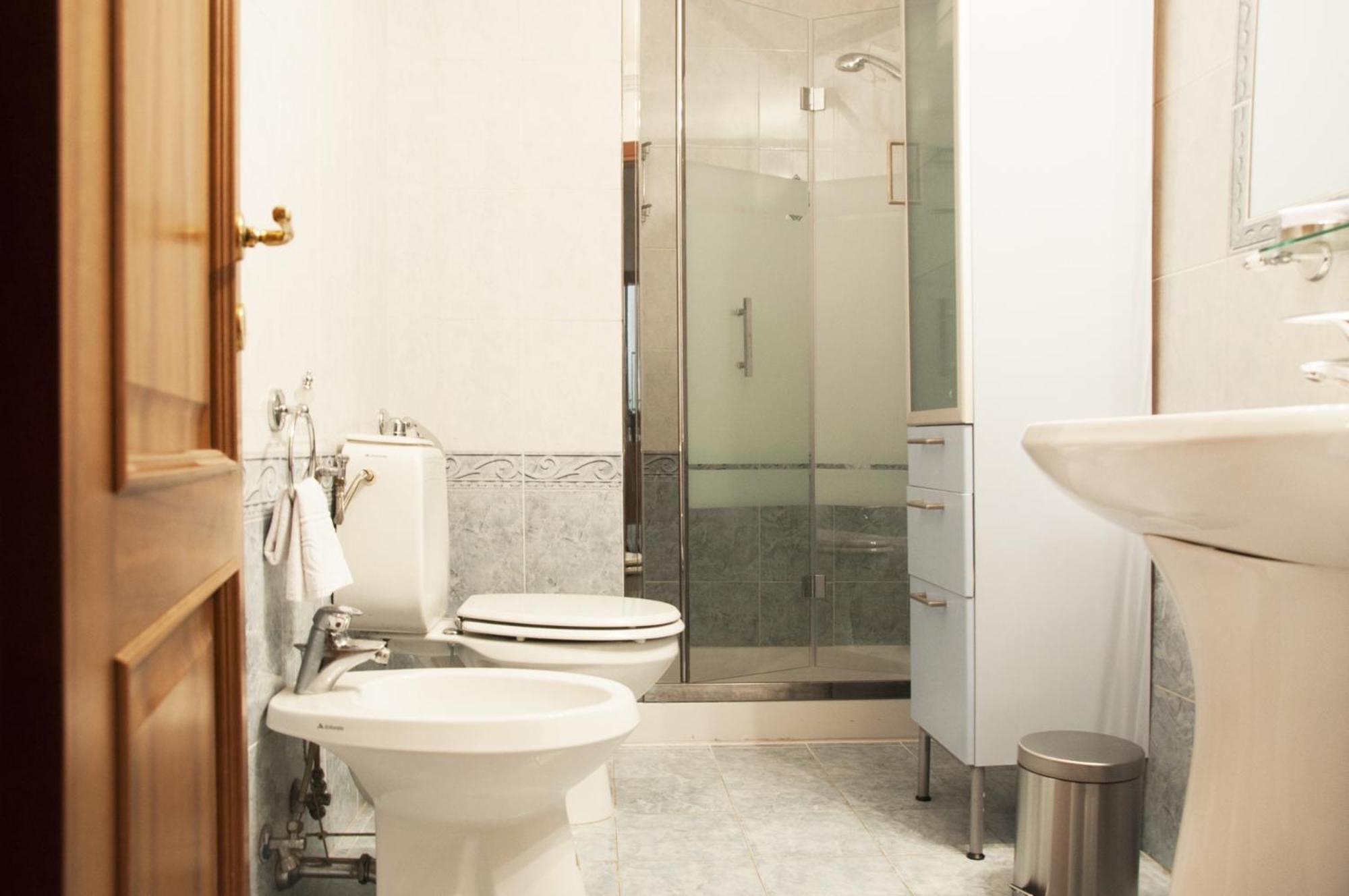 Evaluna Apartments