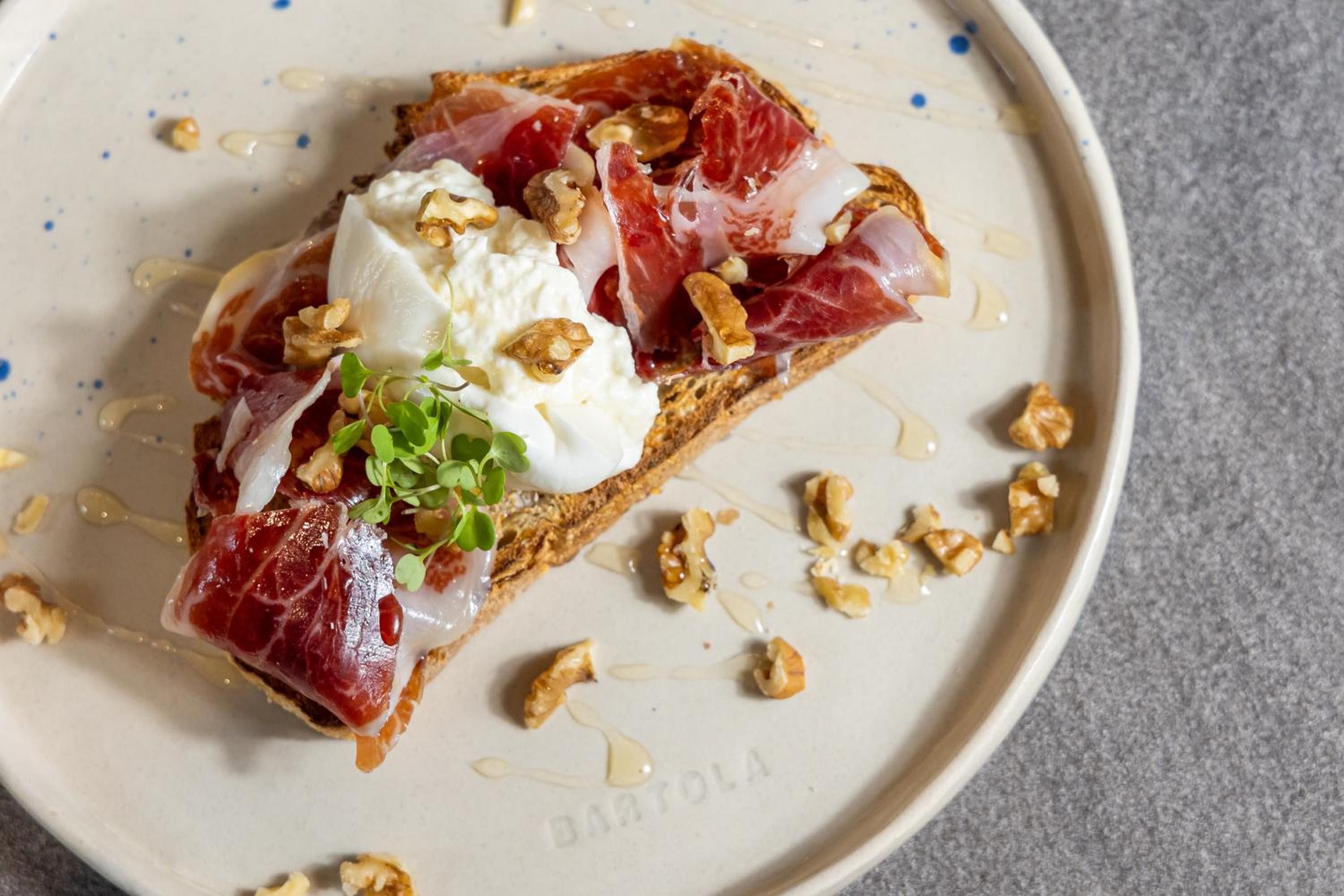 Coeo Hernan Ruiz Rooftop Pool Hostel