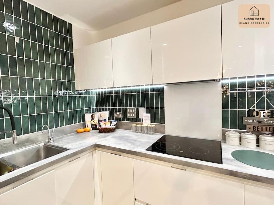 Long term Canary Wharf-Business- Relocators