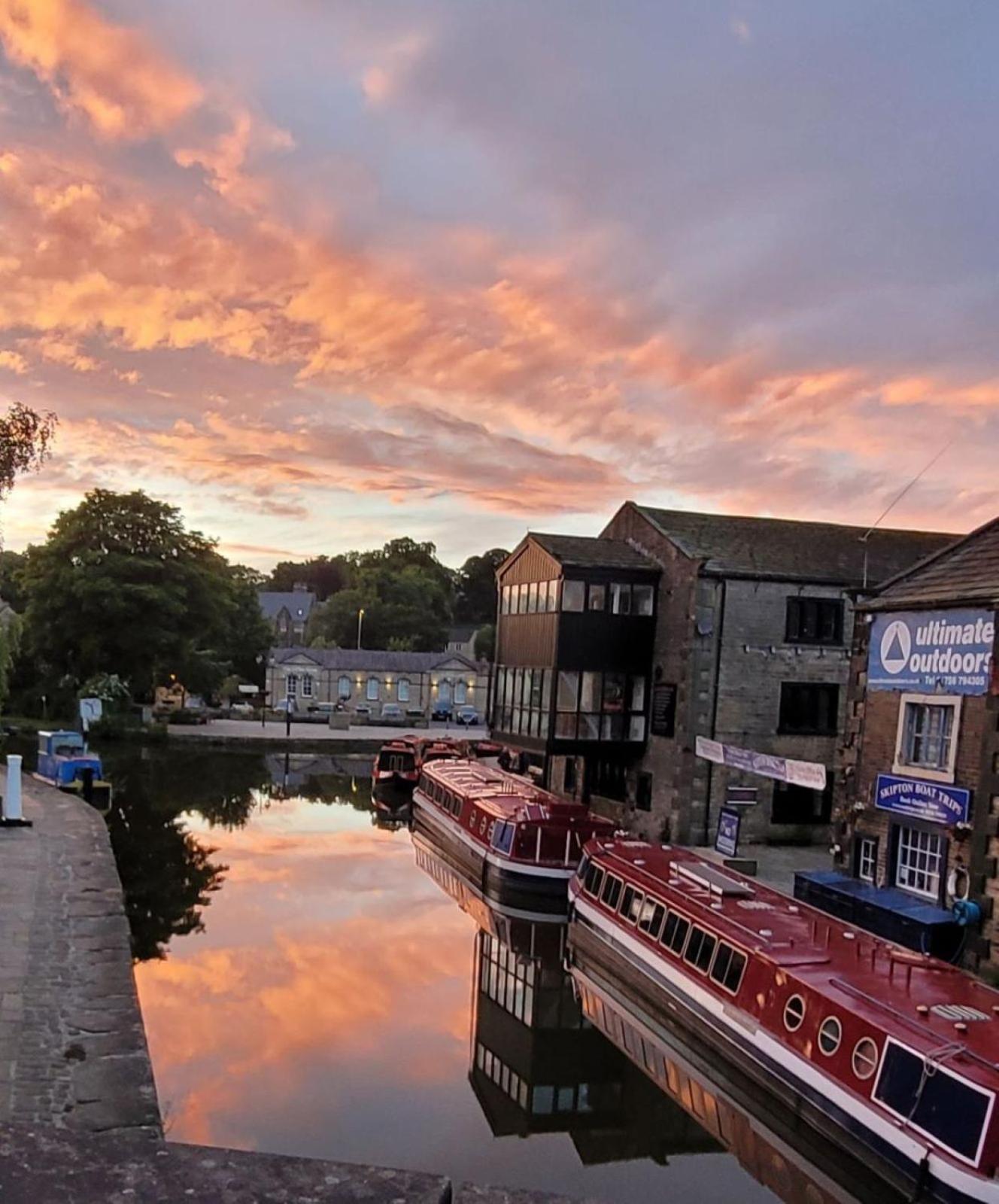 Weavers Rest - New Boutique Retreat in Central Skipton with Parking view 3