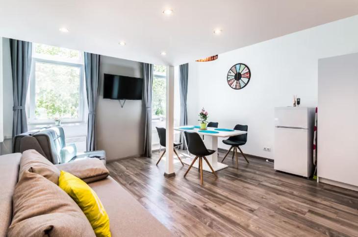 BpR Szondi Cozy Apartment view 2