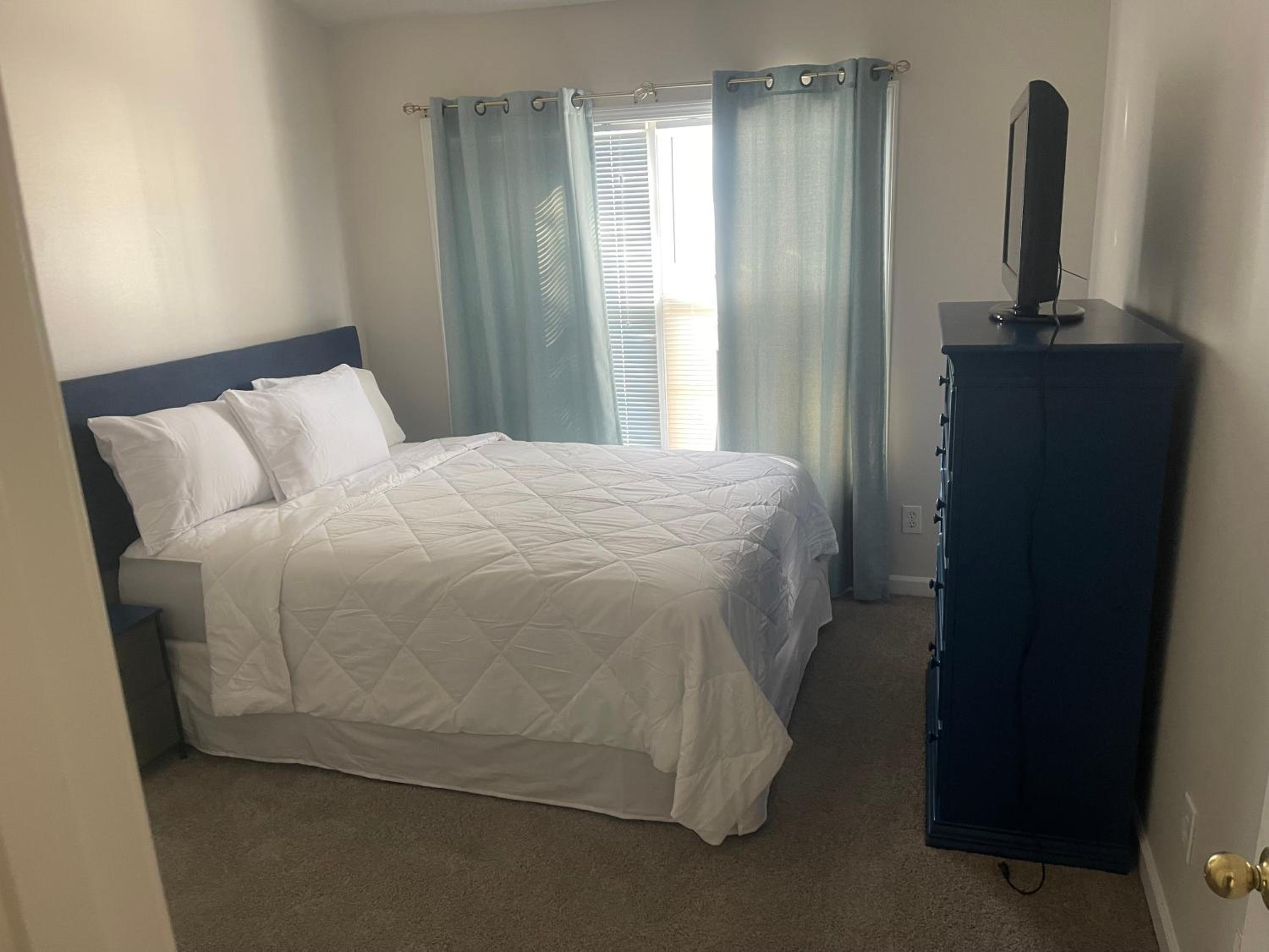 3-Bedroom Home Near Six Flags Park in Austell view 3