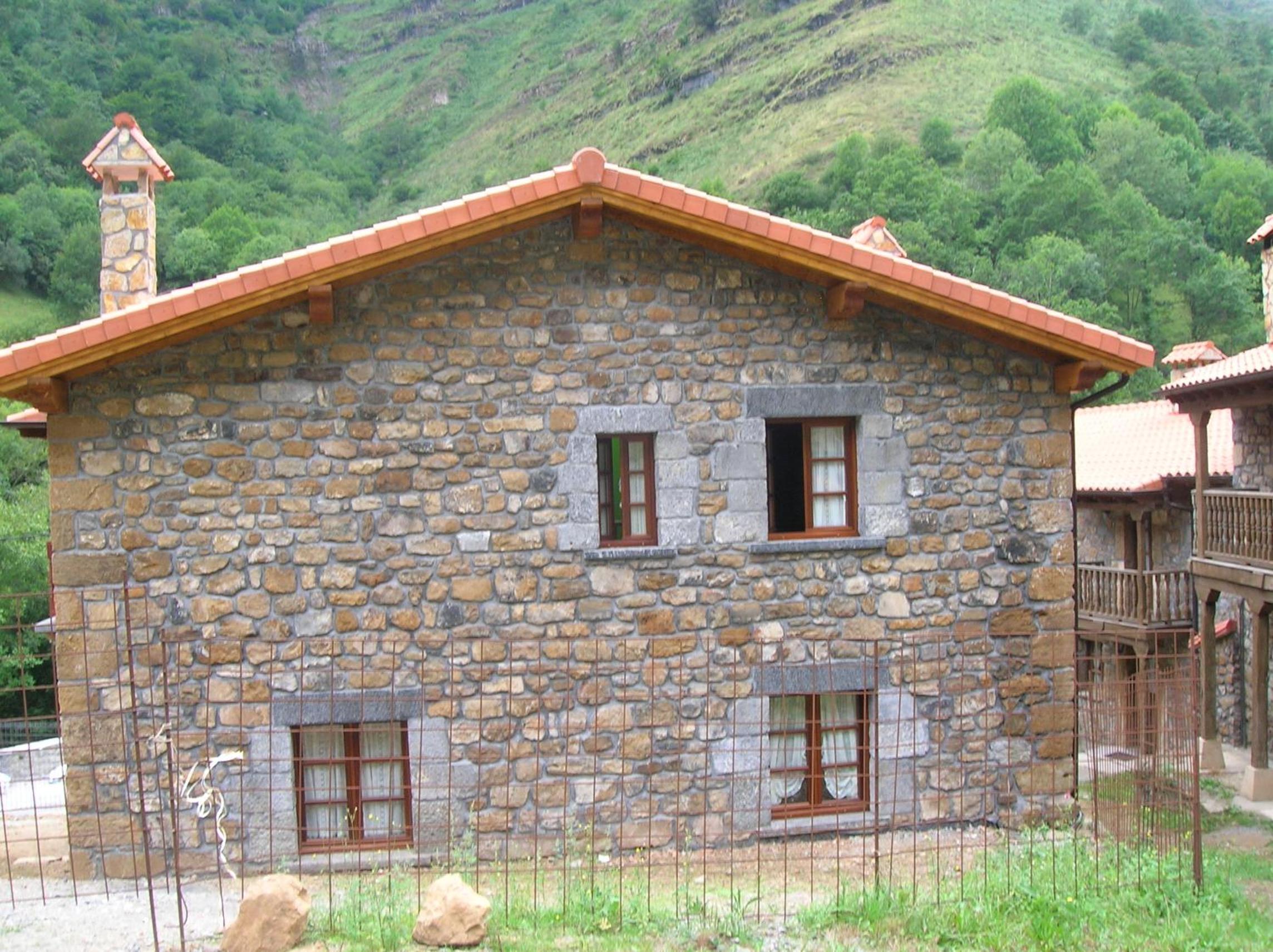 Las Casucas de Ason view 2