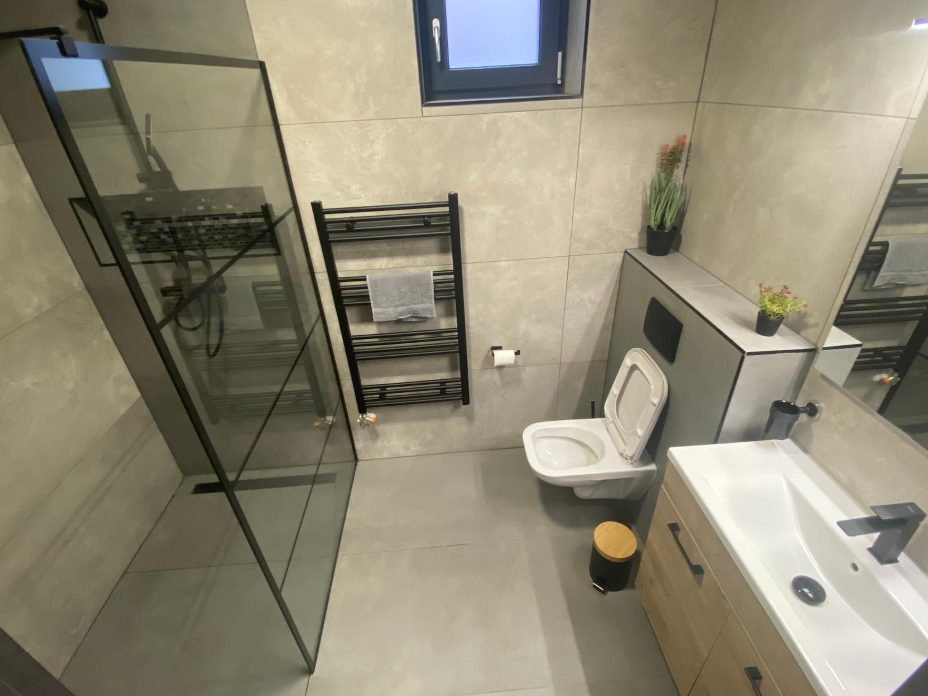 Waikiki Apartman House with Jacuzzi