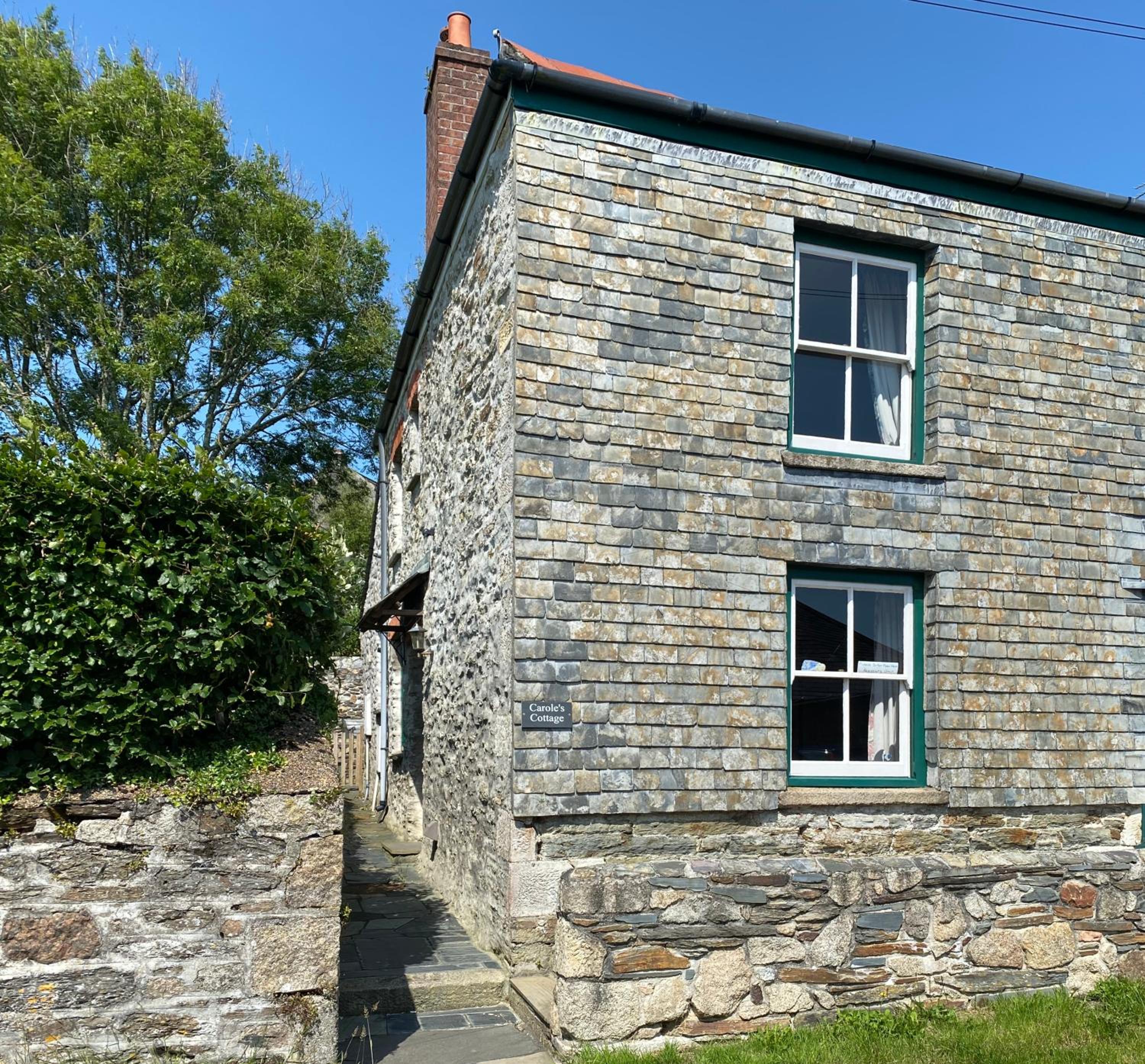 Carole's Cottage - Private Parking, Sea Views, Garden & Close To Harbour & Beach view 2