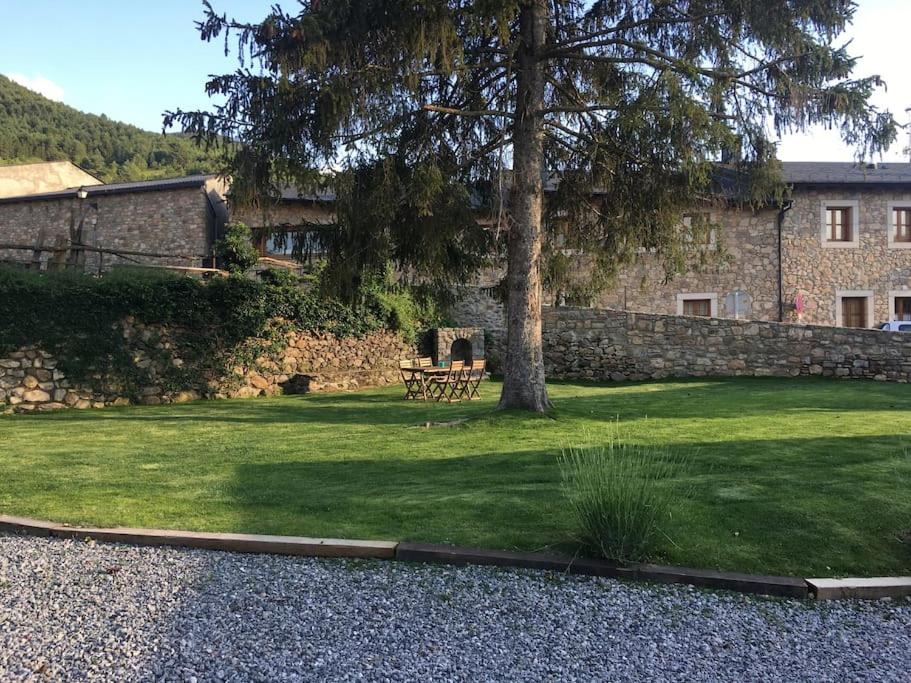 Cal Barné, acogedor alojamiento con jardín en Das