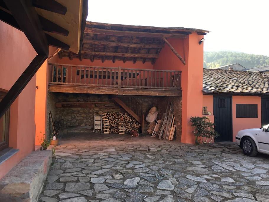Cal Barné, acogedor alojamiento con jardín en Das