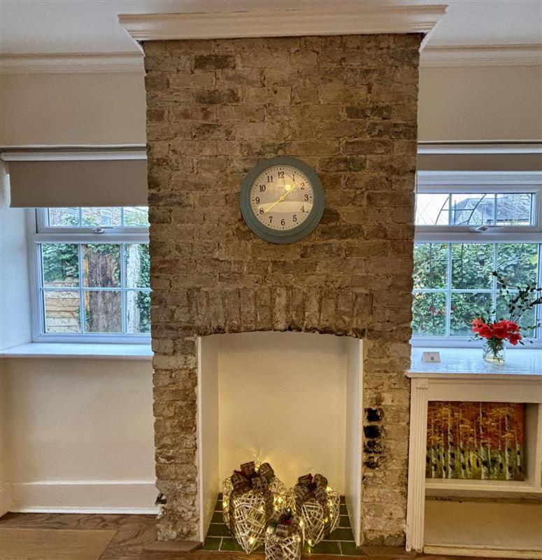 Peaceful Oasis 3 Beds House with Garden and Parking