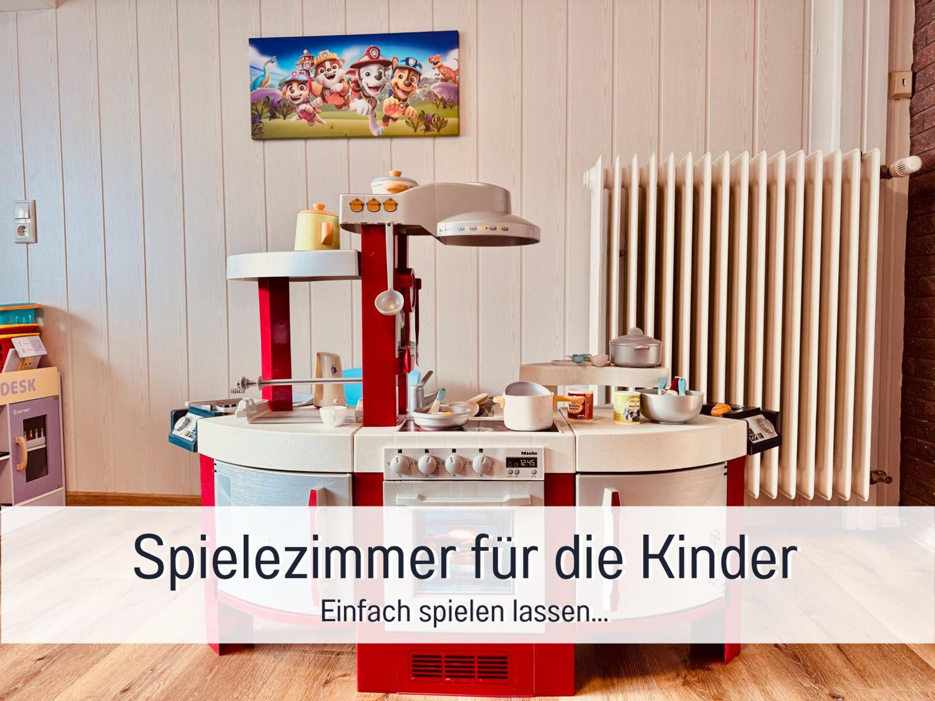 Großes Ferienhaus für 12 -17 Personen mit Whirlpool - Spielzimmer und Garten