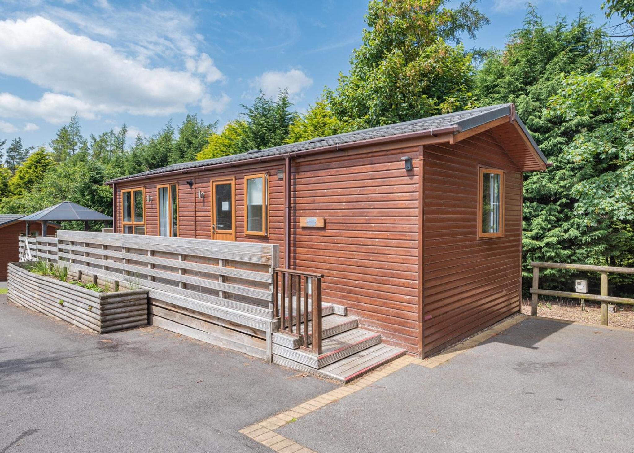 Hotel Longnor Wood Holiday Park - Image 1