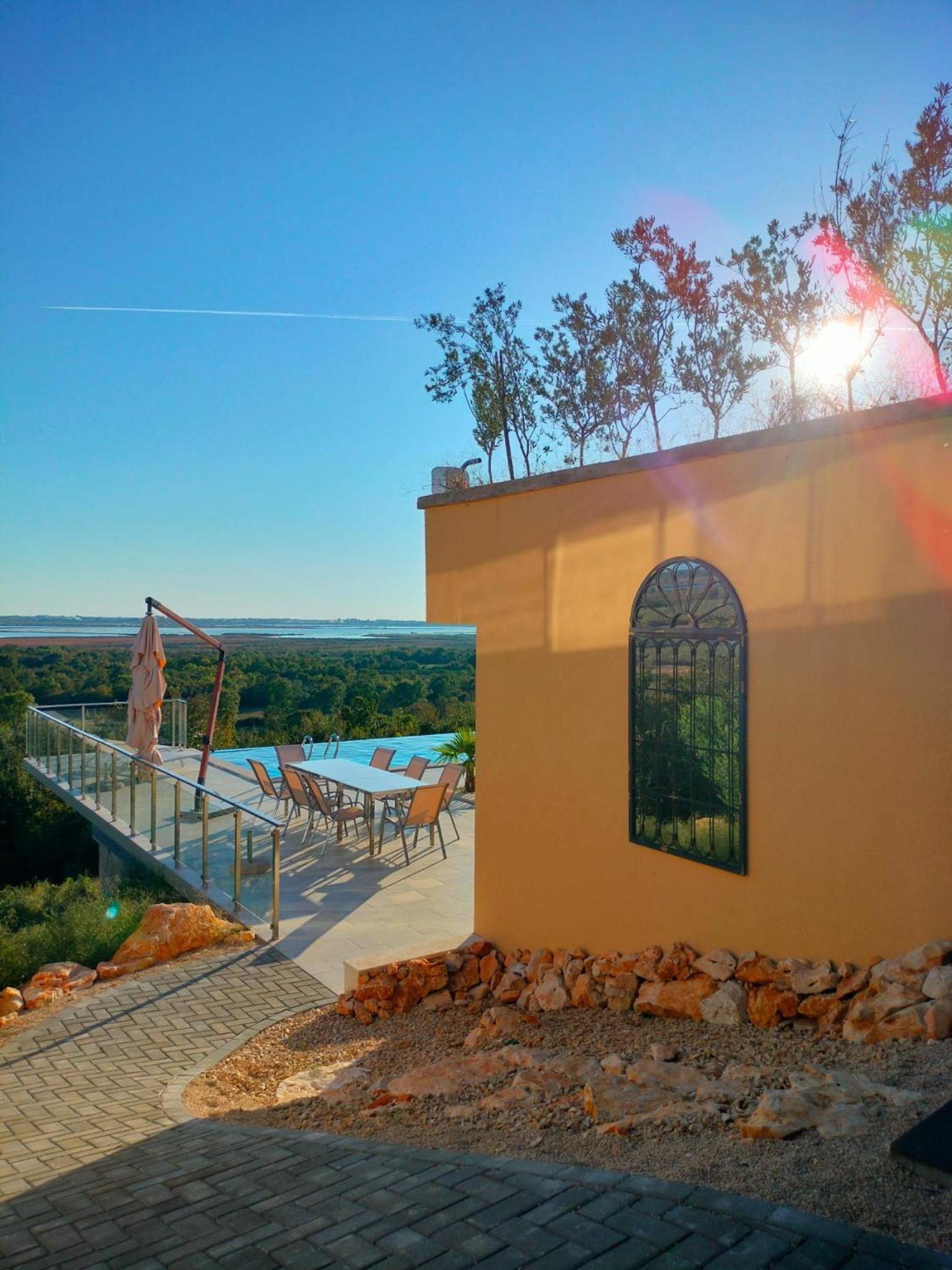 Solana's View - Ferienhäuser in ruhiger Lage, mit einer einzigartigen Aussicht, Infinity Pool, Free Parking und Wlan