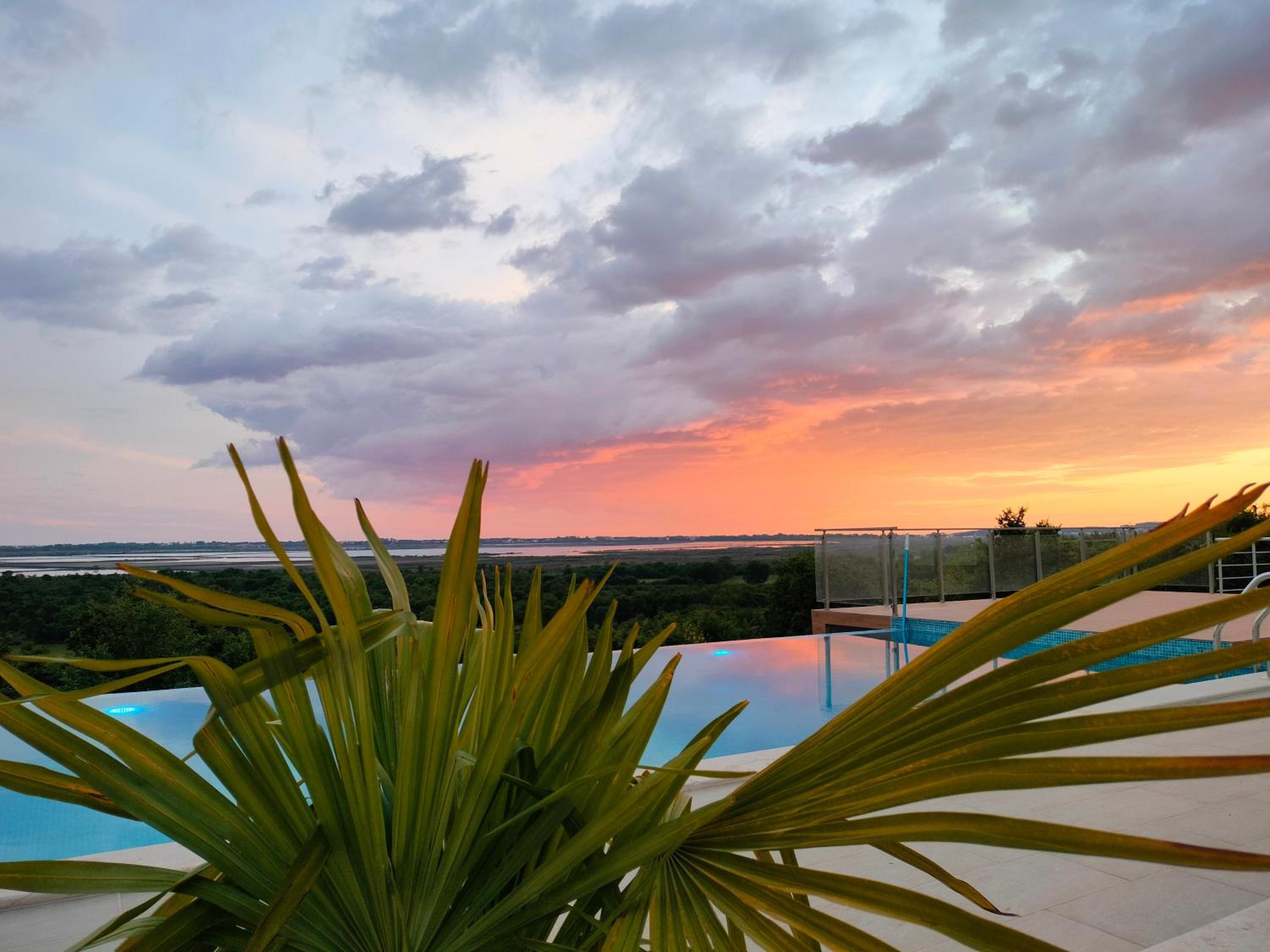 Solana's View - Ferienhäuser in ruhiger Lage, mit einer einzigartigen Aussicht, Infinity Pool, Free Parking und Wlan