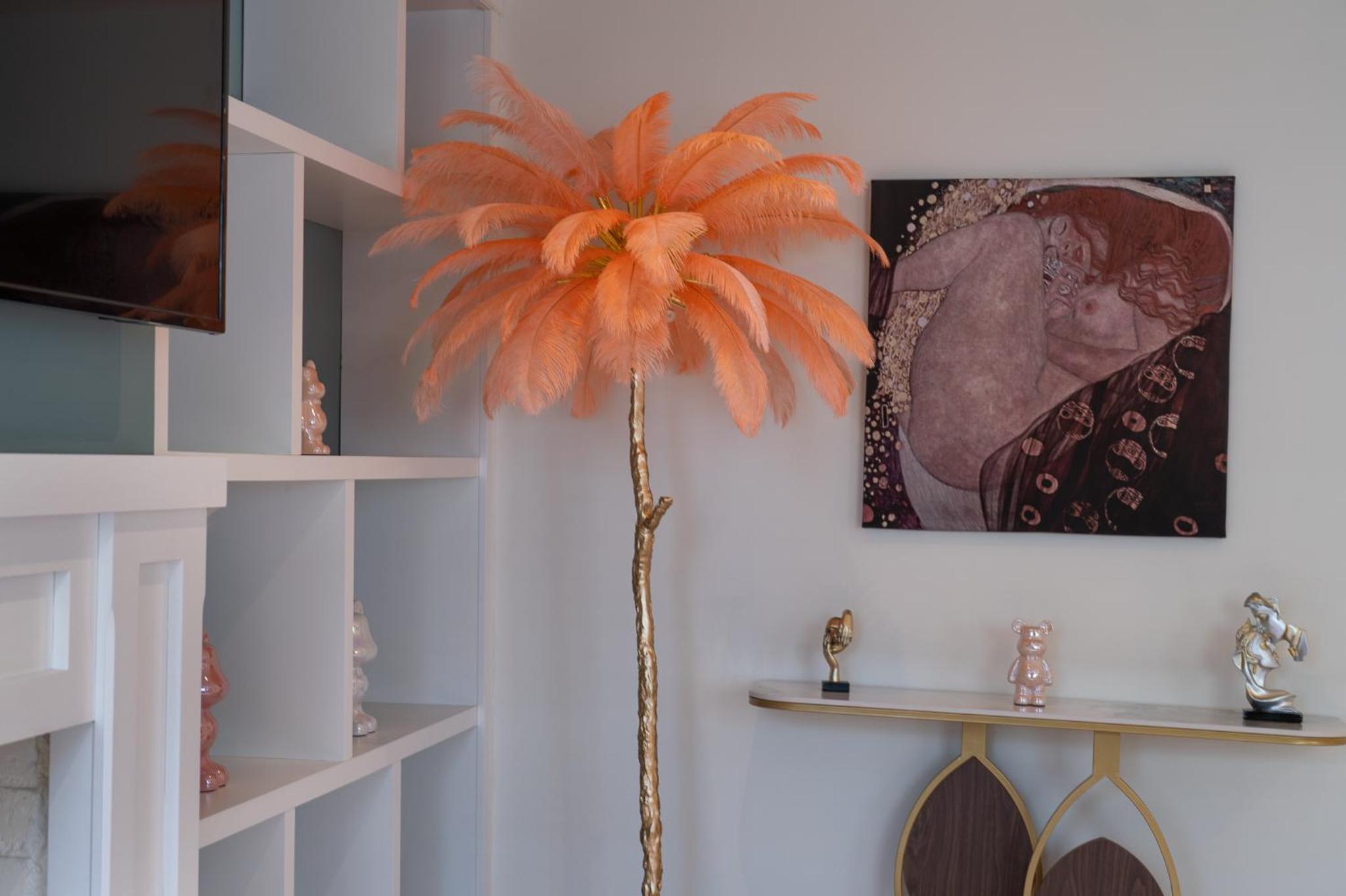 HUGE 200SQM Luxury 3-Bedroom Mews House
