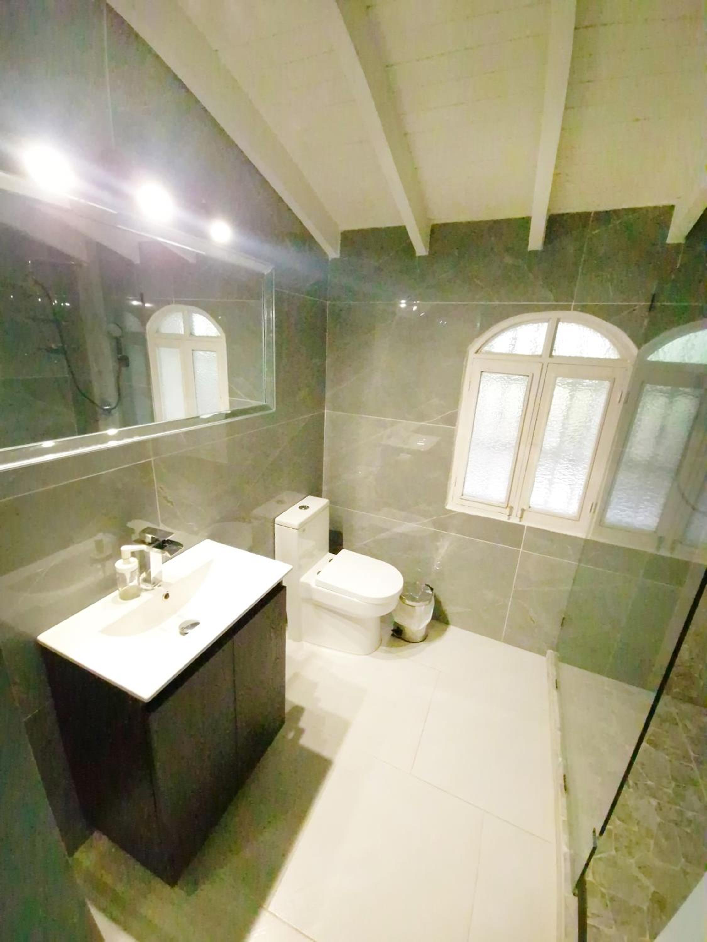 Epic Manor