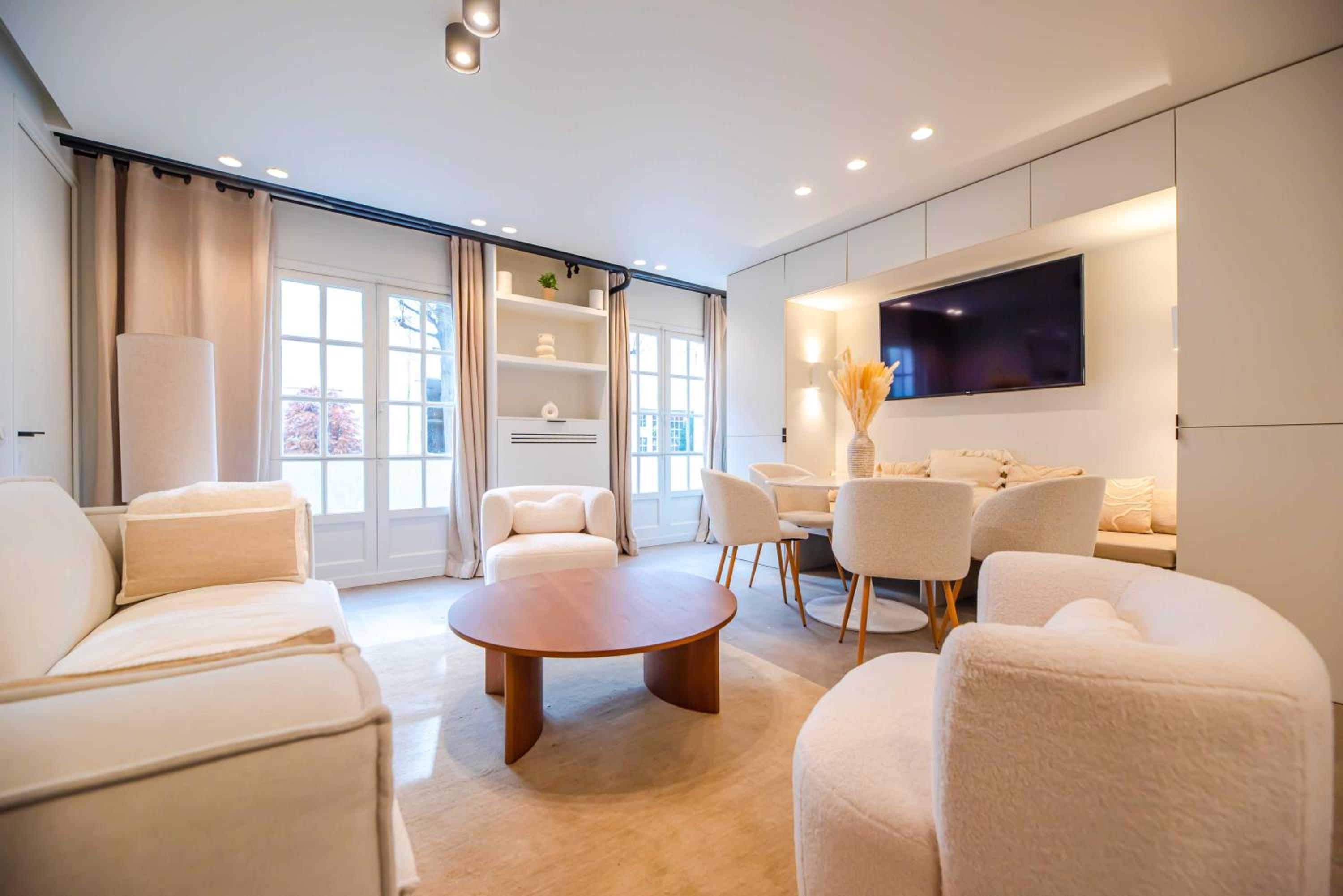 Elegant apartment - 2BR - 6P - Notre Dame Cathedral