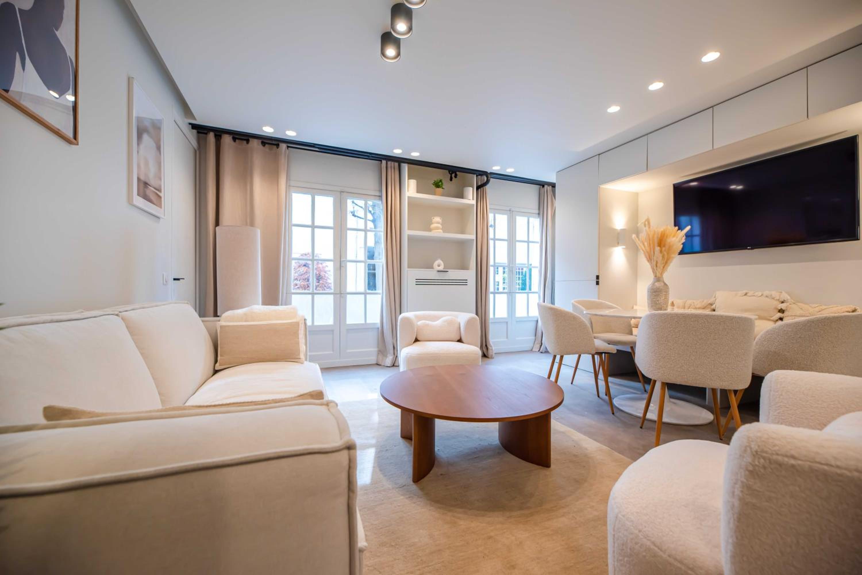 Elegant apartment - 2BR - 6P - Notre Dame Cathedral