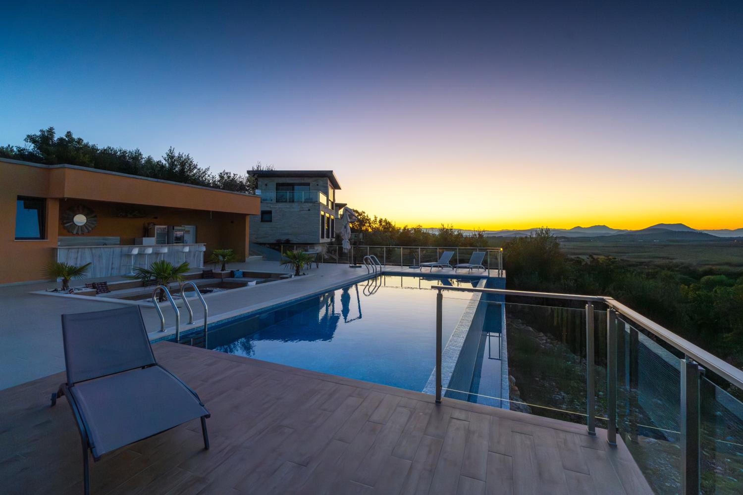 Solana's View - Ferienhäuser in ruhiger Lage, mit einer einzigartigen Aussicht, Infinity Pool, Free Parking und Wlan