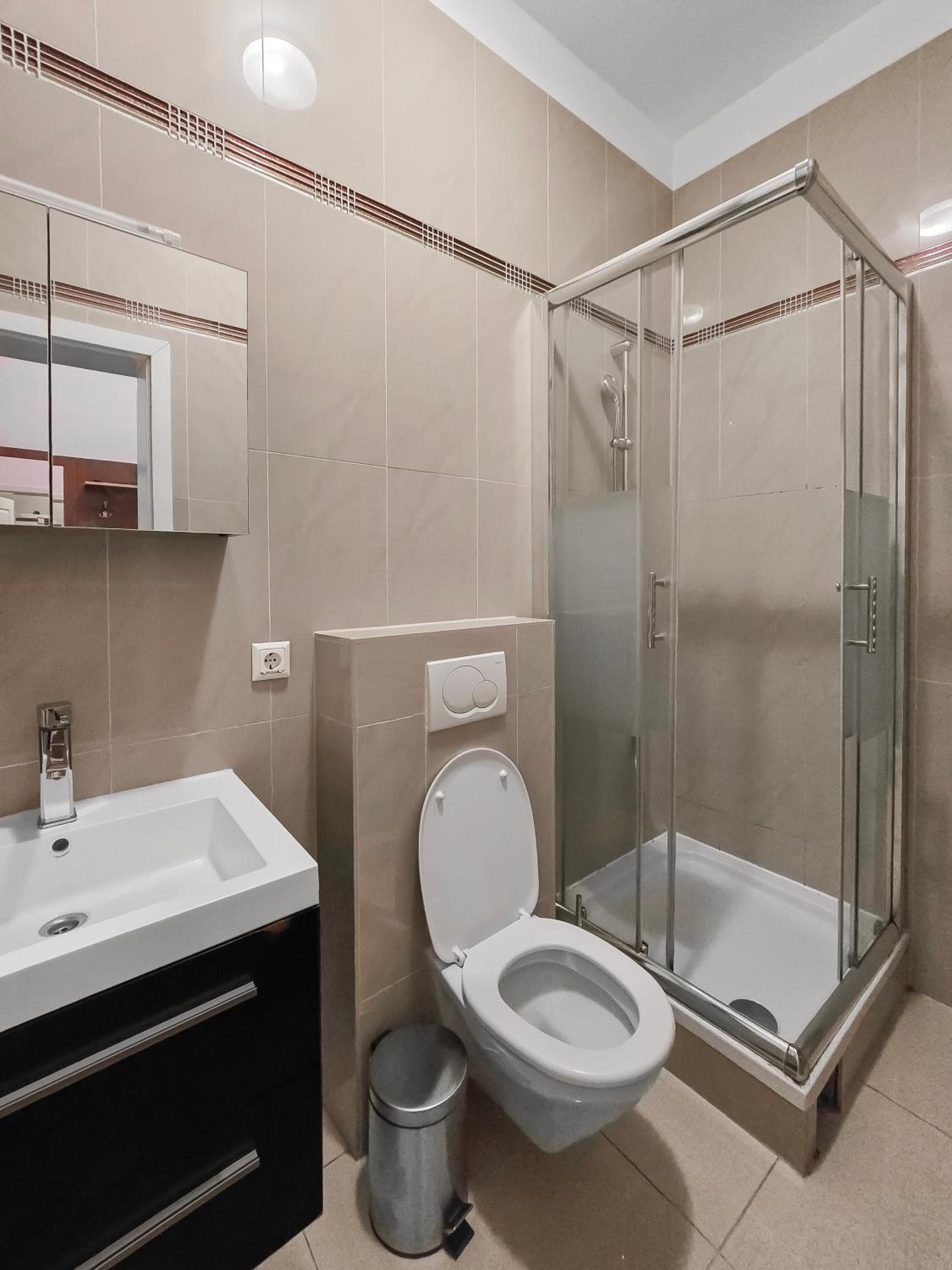 Charming One-Bedroom Apartment Near Millennium
