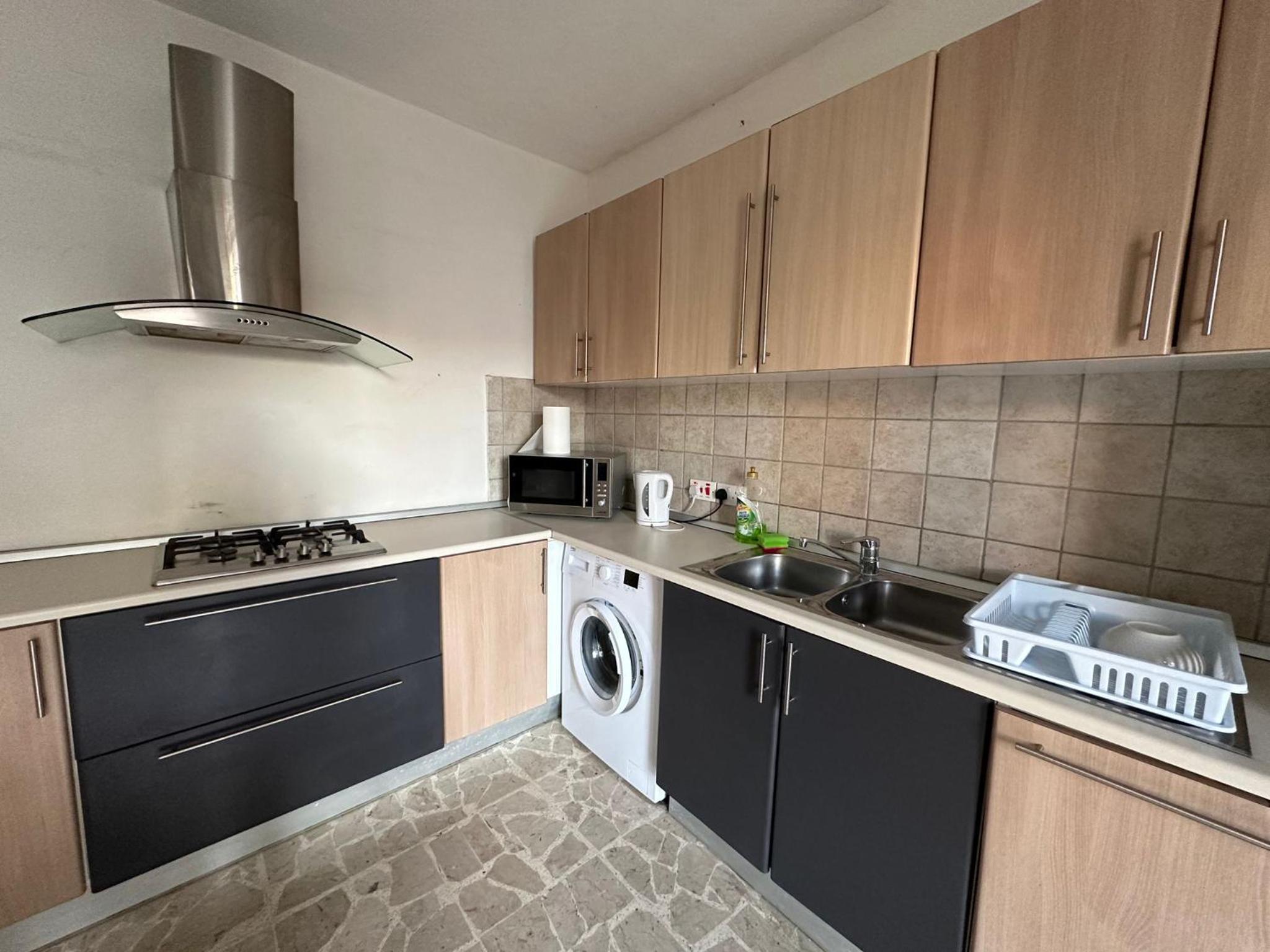 F62 Room with sharing bathroom near the Beach in shared apartment view 4