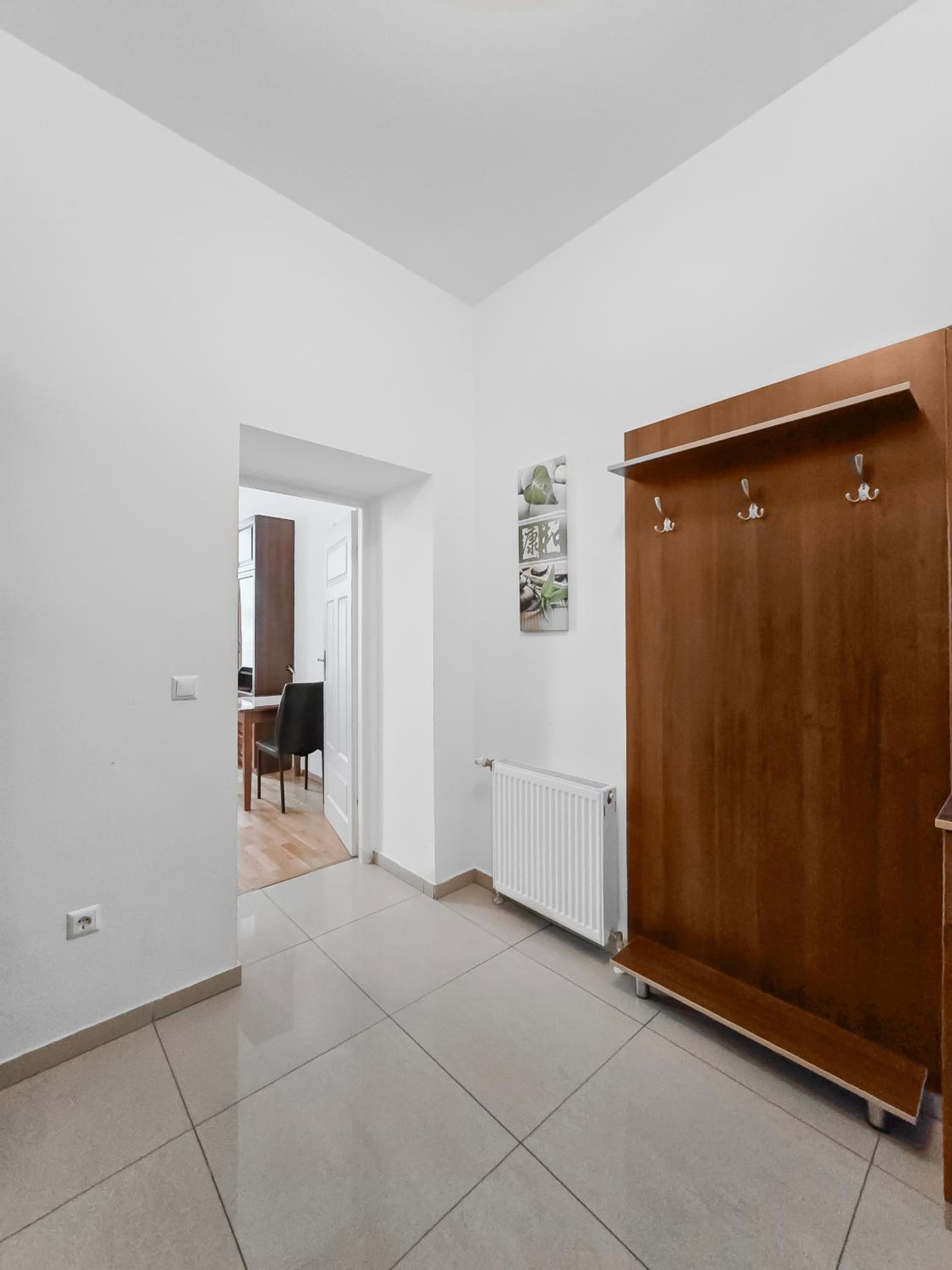 Charming One-Bedroom Apartment Near Millennium