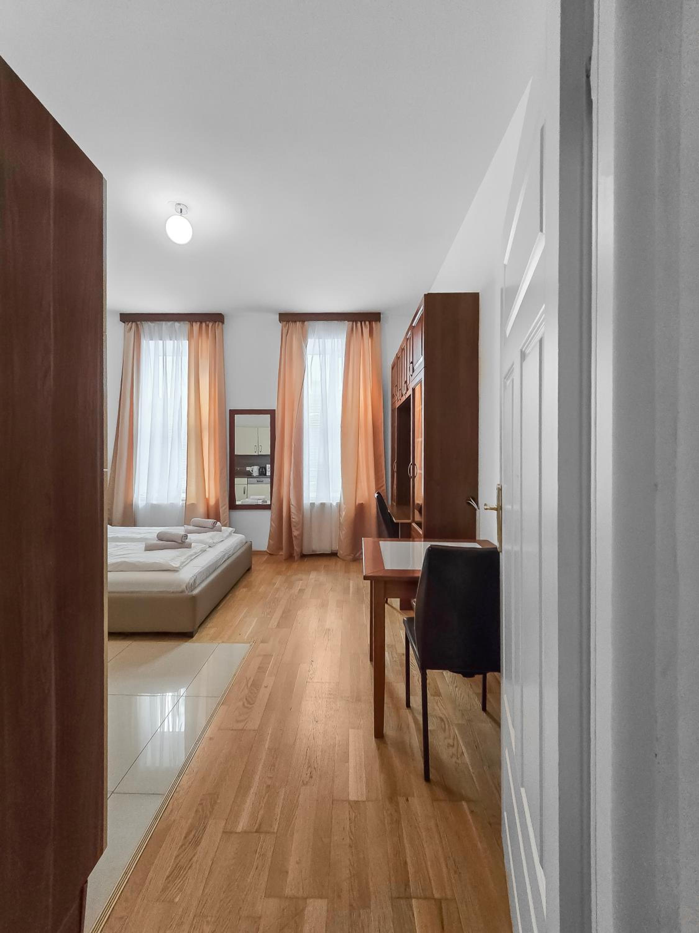 Charming One-Bedroom Apartment Near Millennium