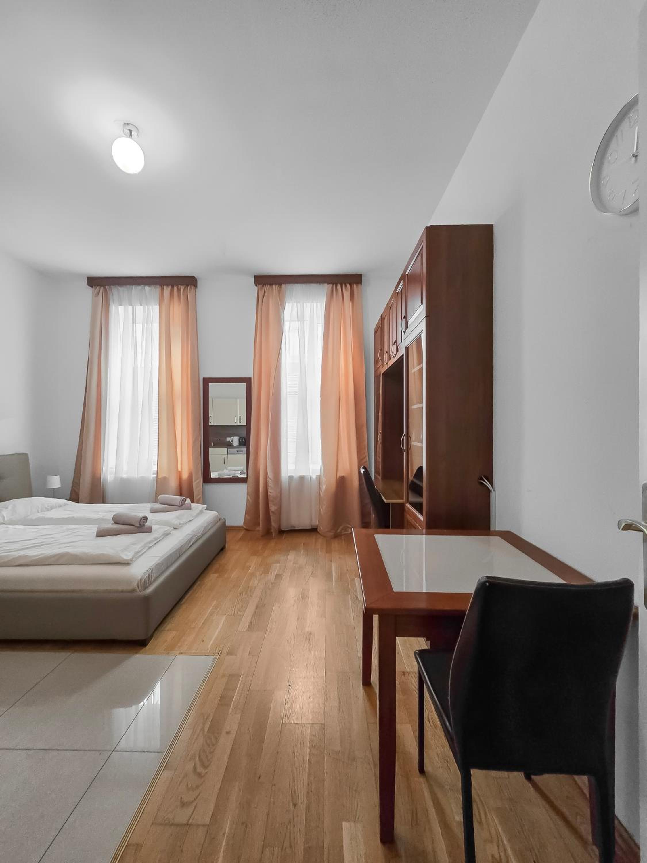 Charming One-Bedroom Apartment Near Millennium