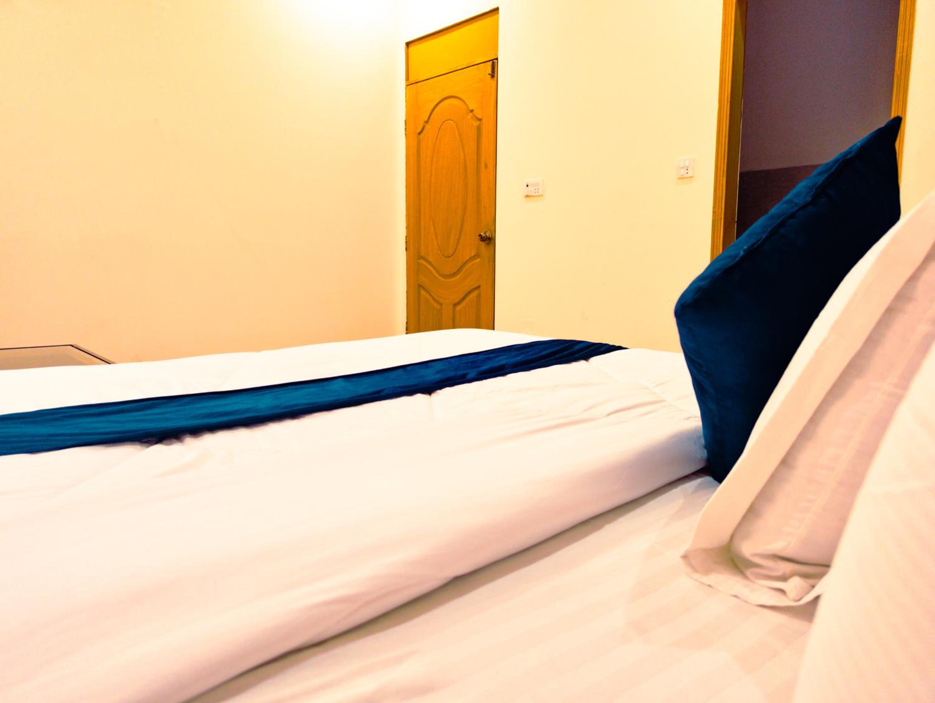The Venue Hotel Rooms - Agha Khan - Airport - Expo Center view 3