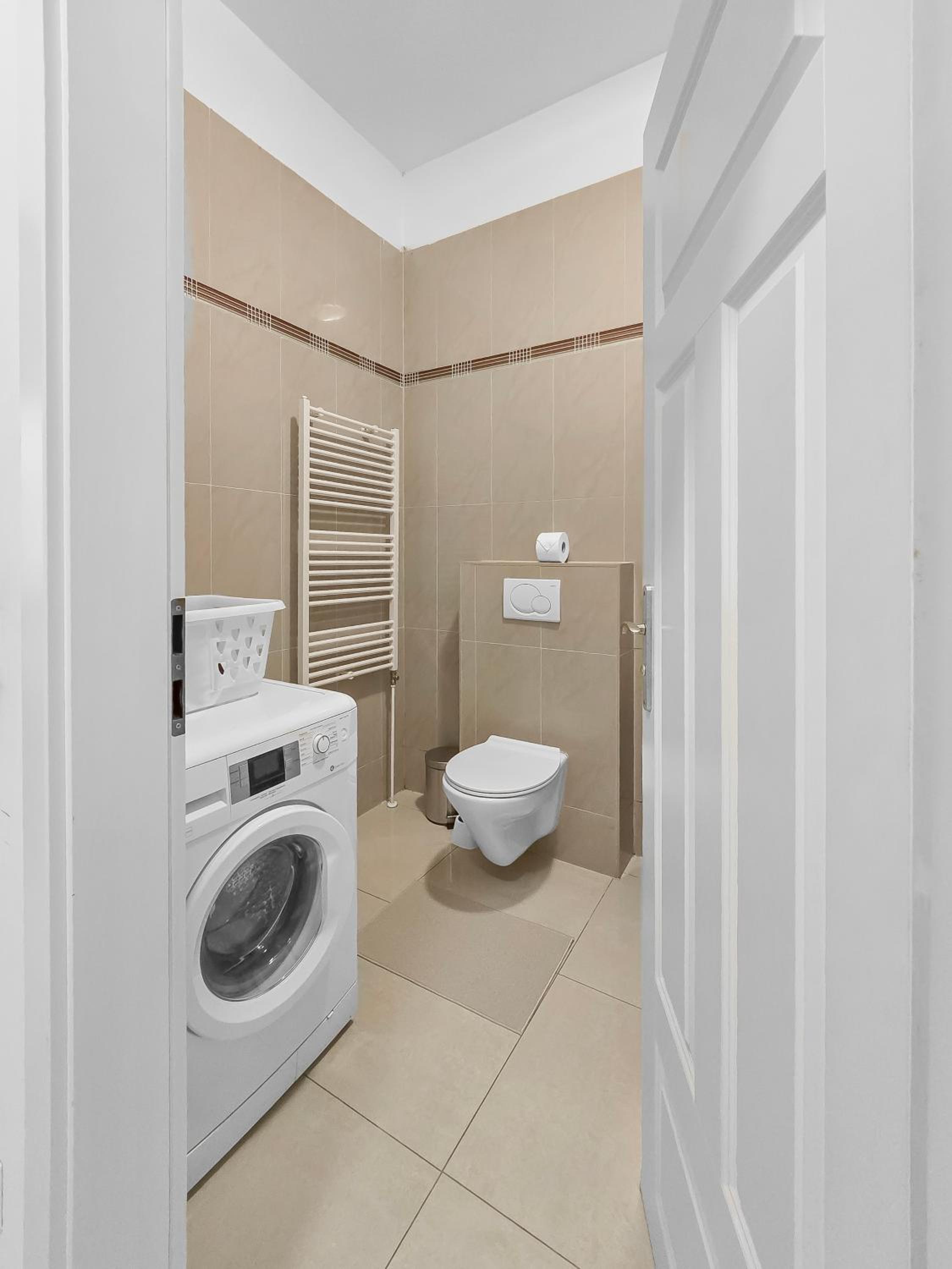 Millennium Cozy Stay - Fully Equipped Apartment
