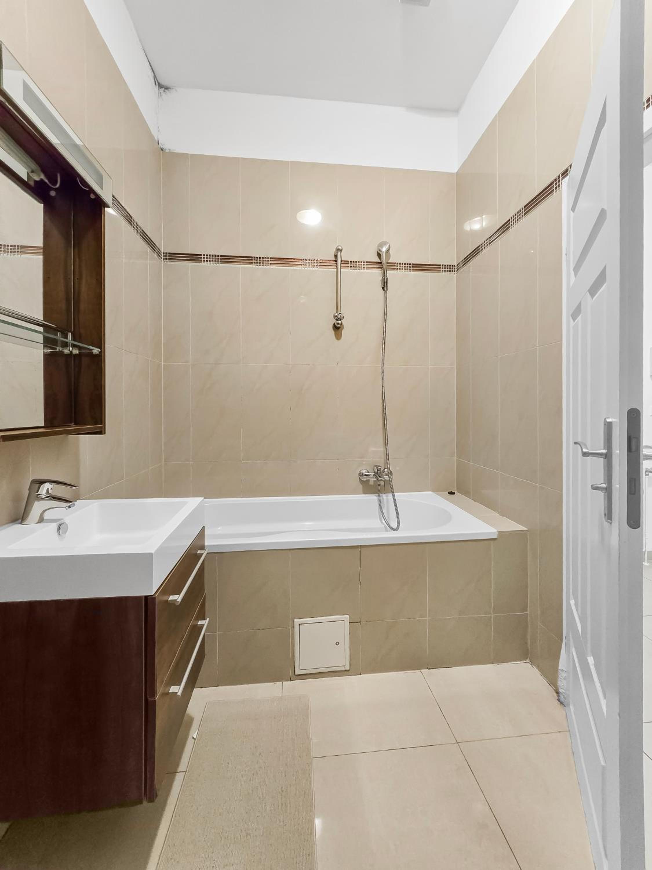 Millennium Cozy Stay - Fully Equipped Apartment