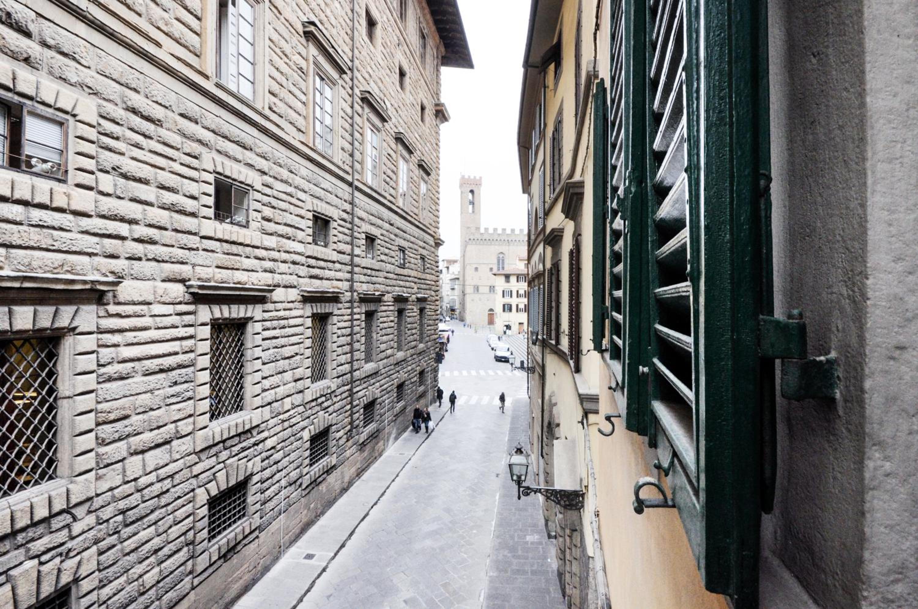 Uffizi Apartment 2