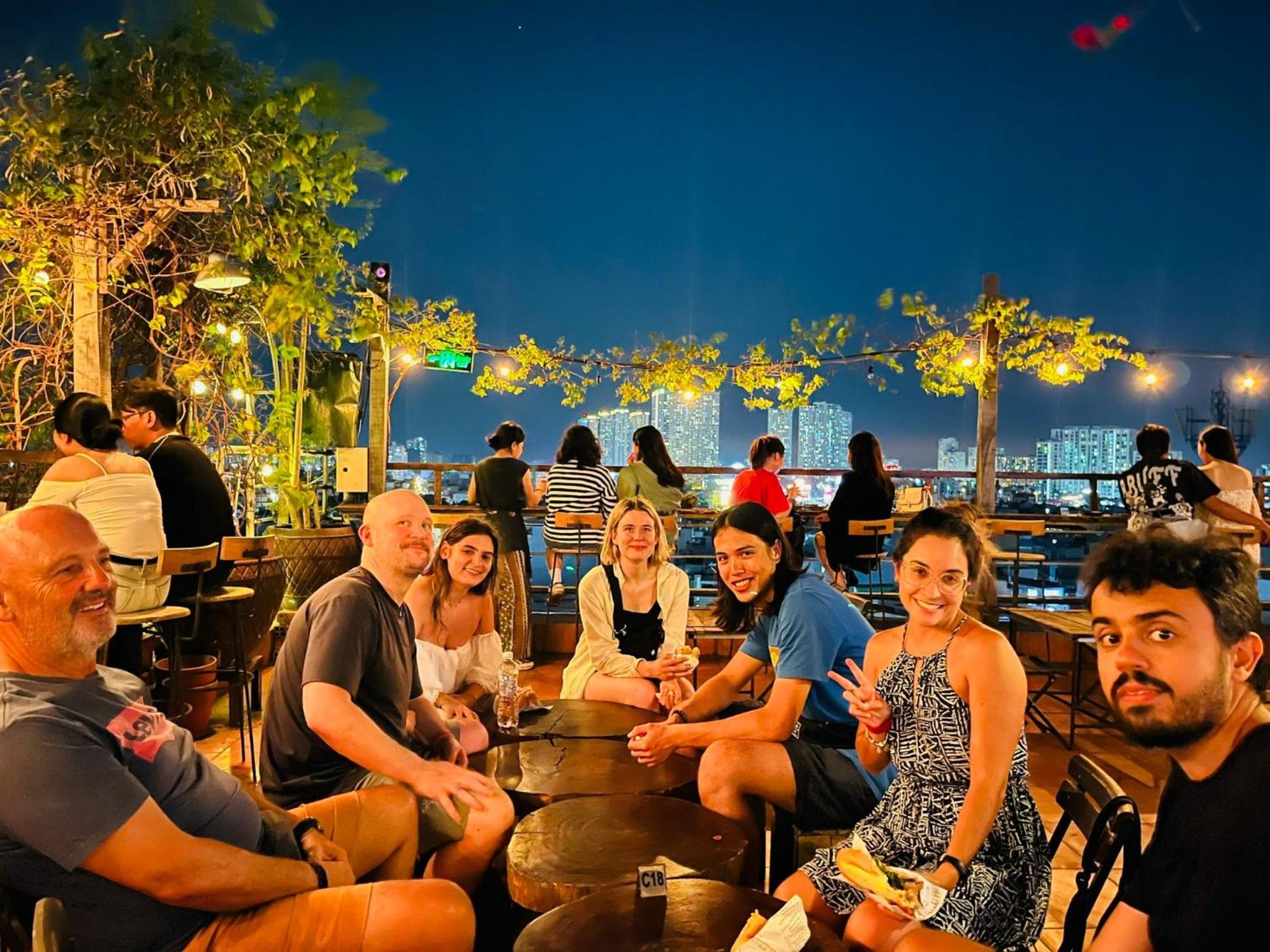 Saigon Authentic Hostel - Local Vibes, City Tours, Cooking Dinner, Evening Streetfood, Free Menu Breakfast, Gym & Rooftop